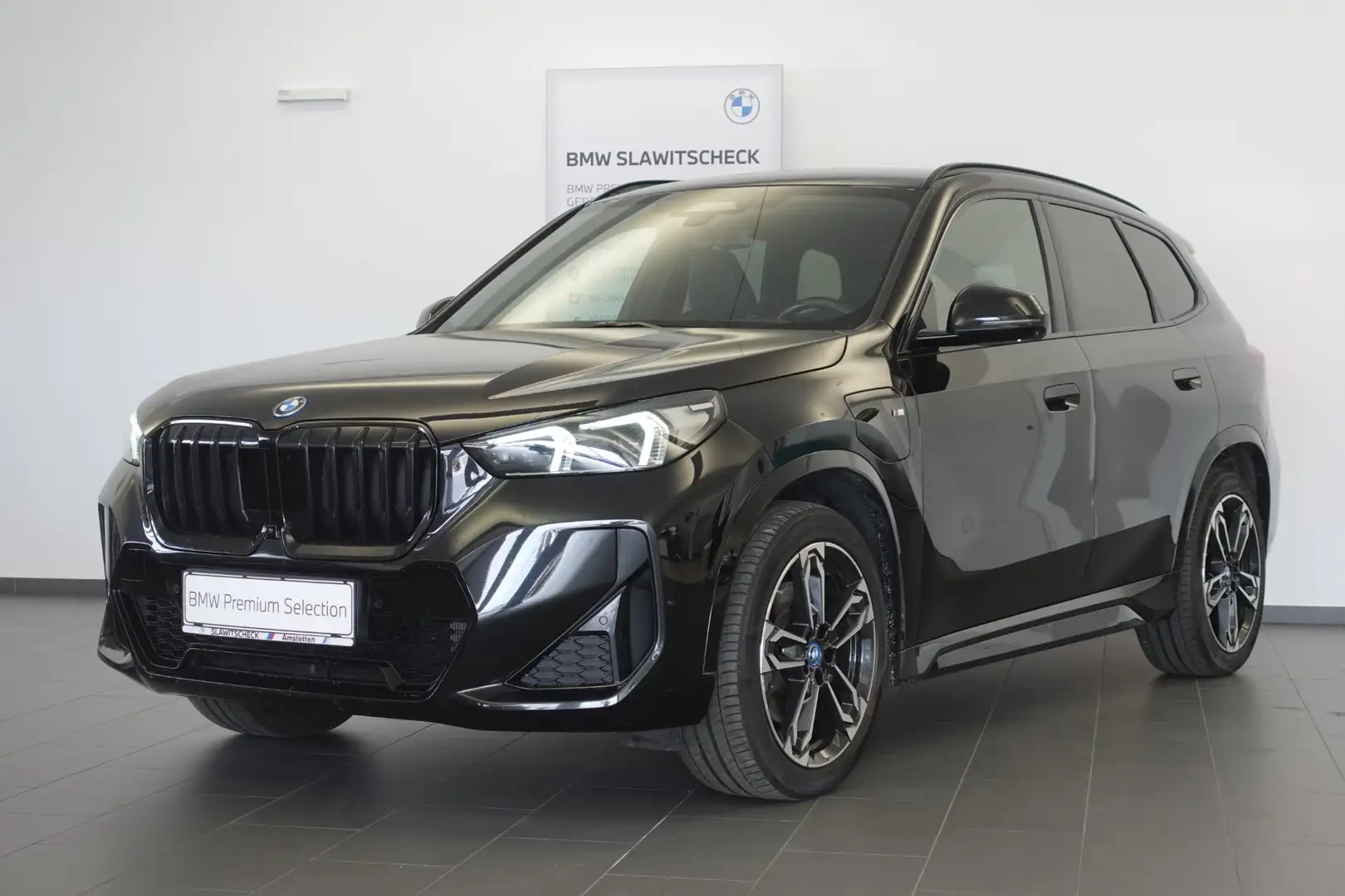 BMW X1 xDrive30e U11 Schwarz - 1