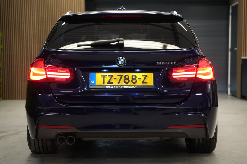 BMW 320 3-serie Touring 320i M Sport Edition / CarPlay / C — photo 10
