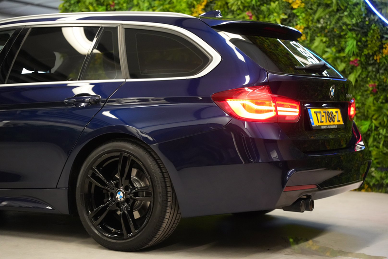 BMW 320 3-serie Touring 320i M Sport Edition / CarPlay / C — photo 12