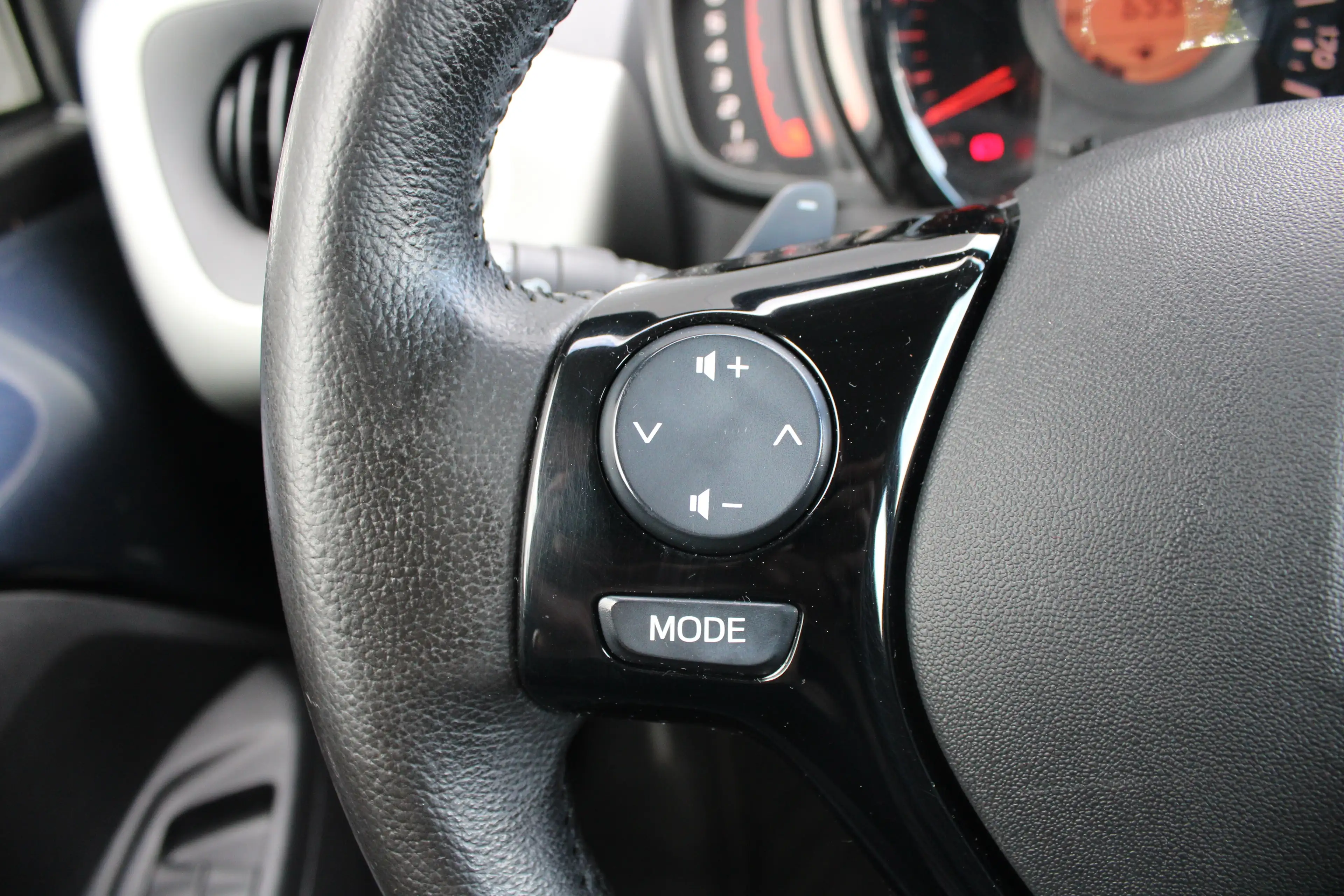 Citroen C1 1.0 VTi Shine | Automaat | Navigatie | Camera | Pa — photo 22