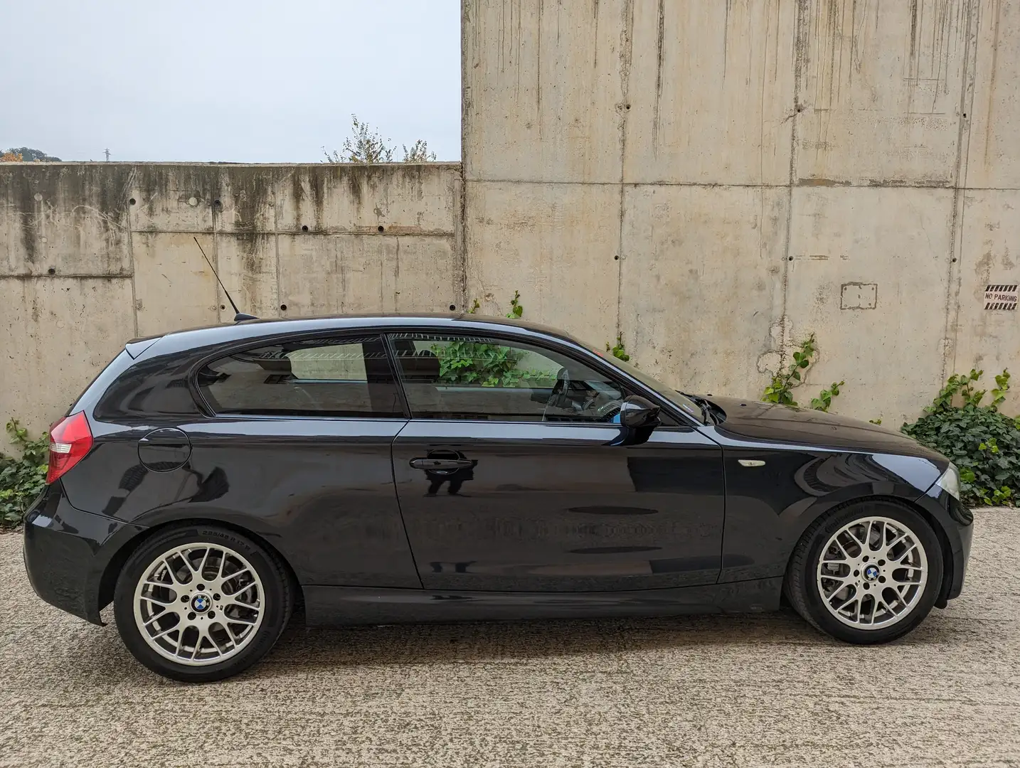 BMW 123 123d Schwarz - 2