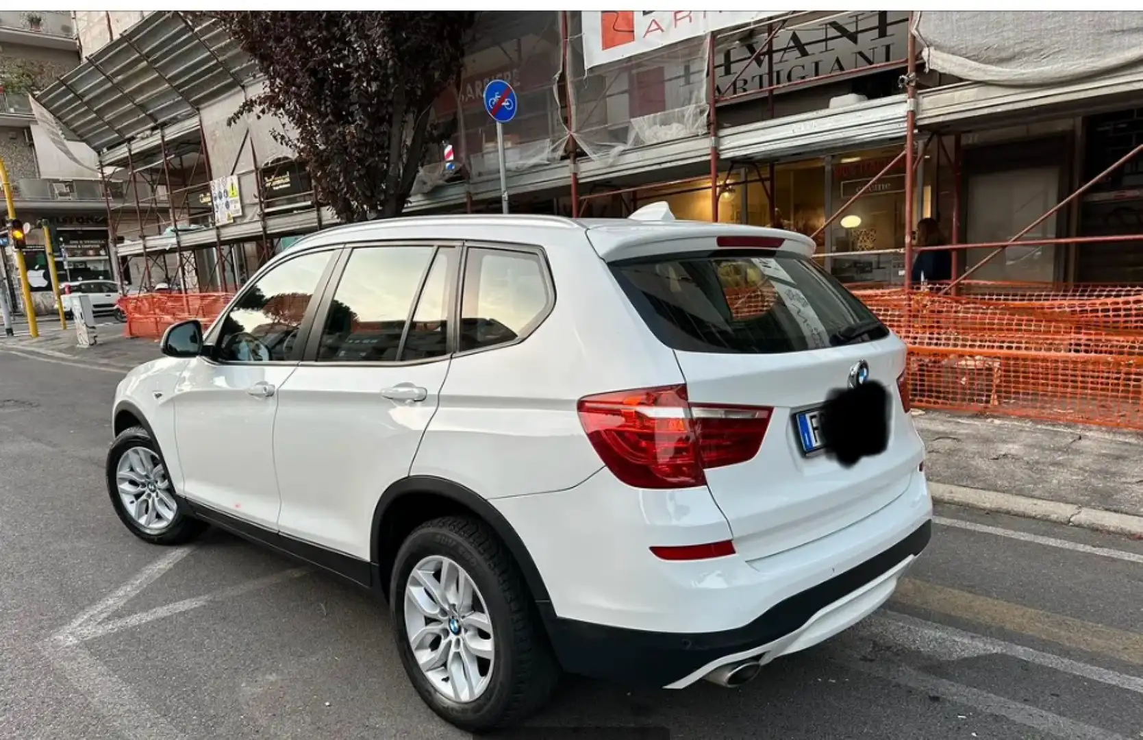 BMW X3 sdrive18d Business auto Bianco - 1