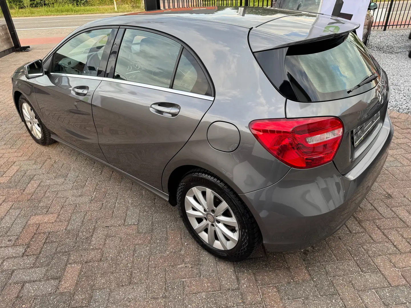 Mercedes-Benz A 180 BE-STYLE EDITION-EURO 6-1ste EIG+O.B. MERCEDES! Gris - 2