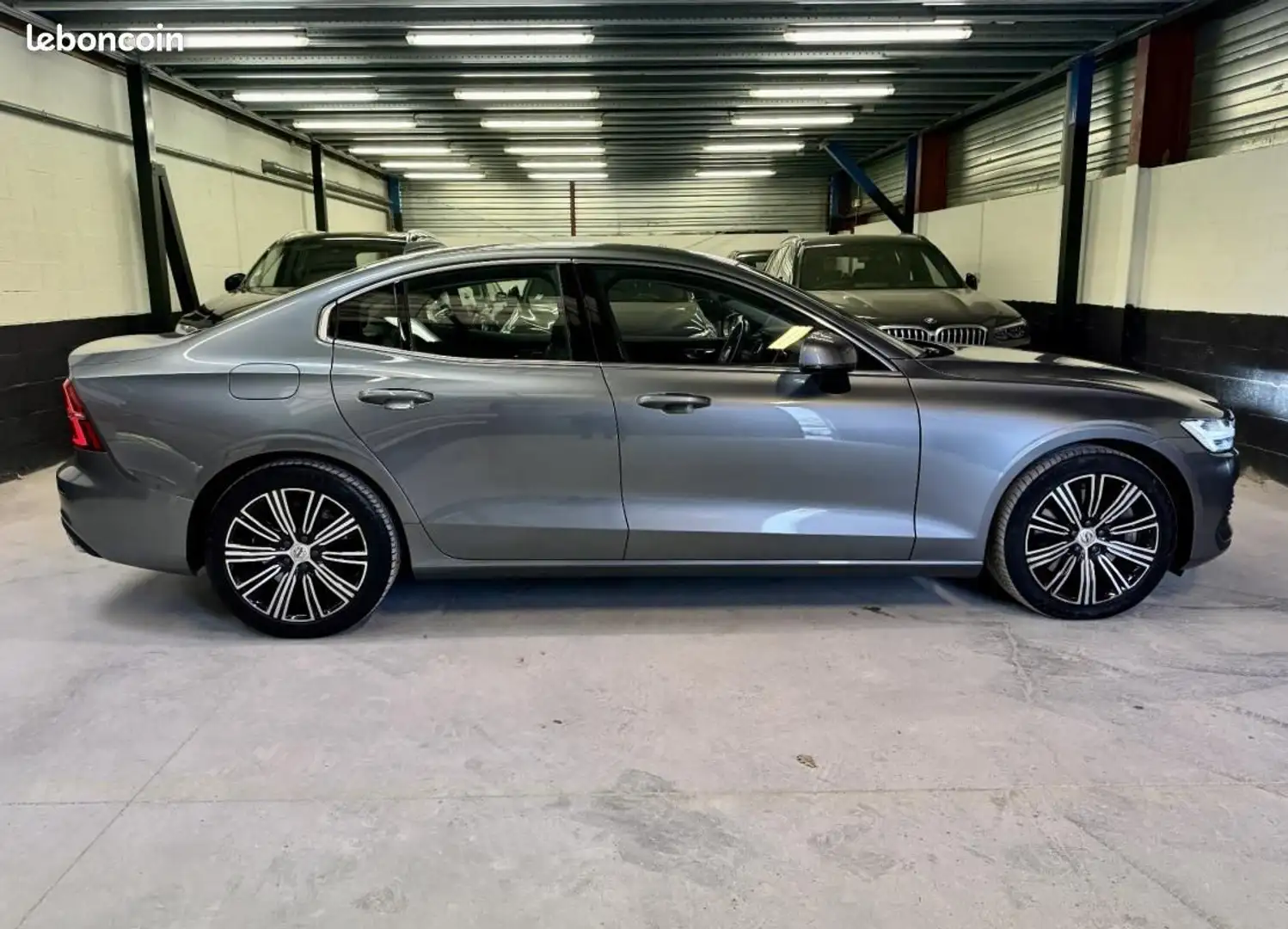 Volvo S60 T6 Hybrid Twin Engine 253 %2B 87 340 ch Inscription Geartronic 8 1e main origine FR Gri - 2