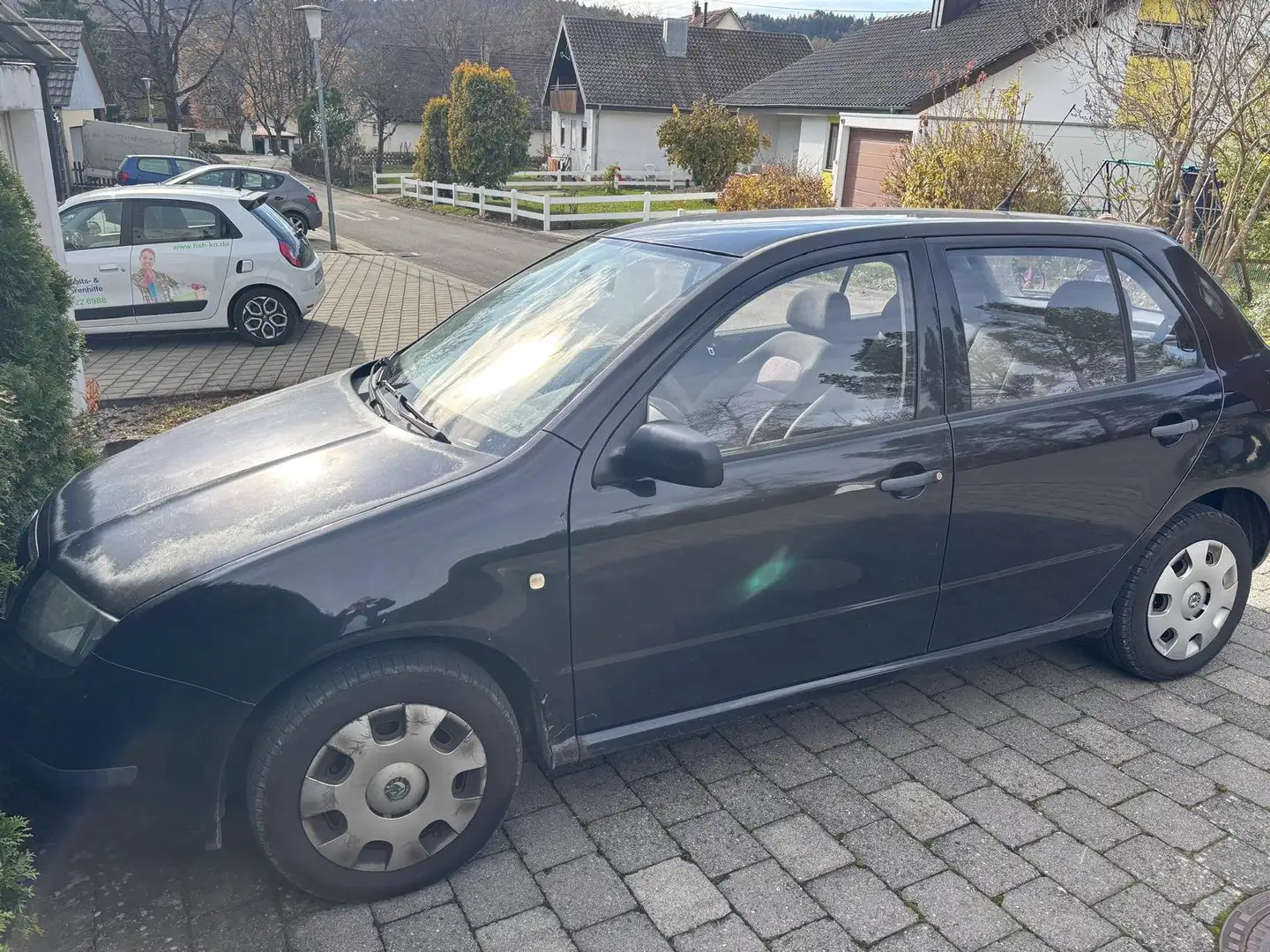 Skoda Fabia Fabia 1.2 HTP Classic Schwarz - 1