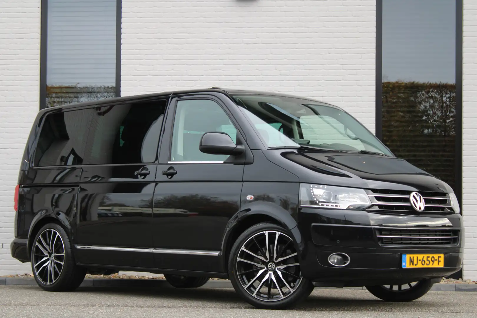 Volkswagen T5 Transporter Multivan 2.0 TDI Aut / 4Motion / Highline / Led / Noir - 1