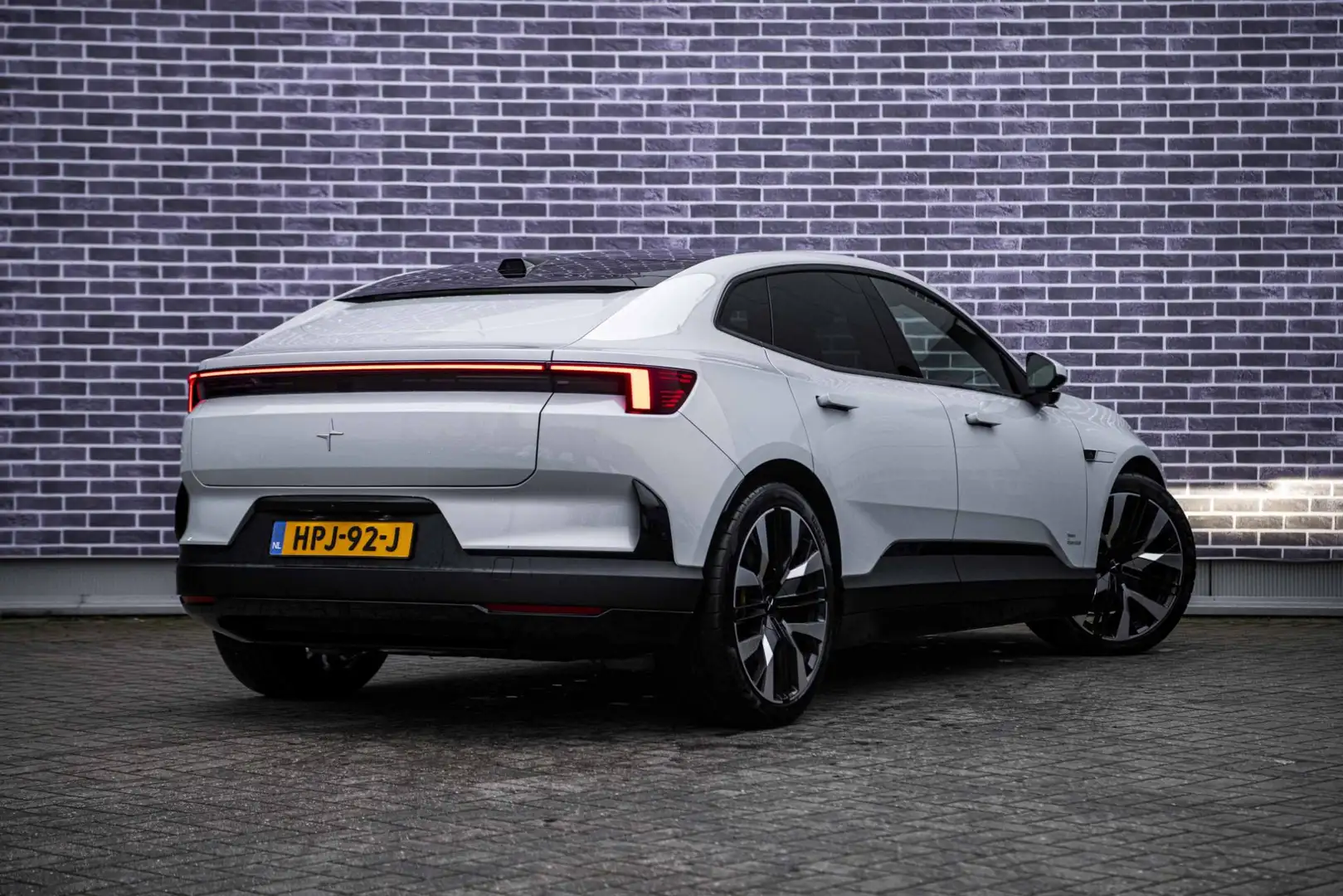 Polestar 4 Long Range Dual motor 100 kWh Performance Plus Pac Gris - 2