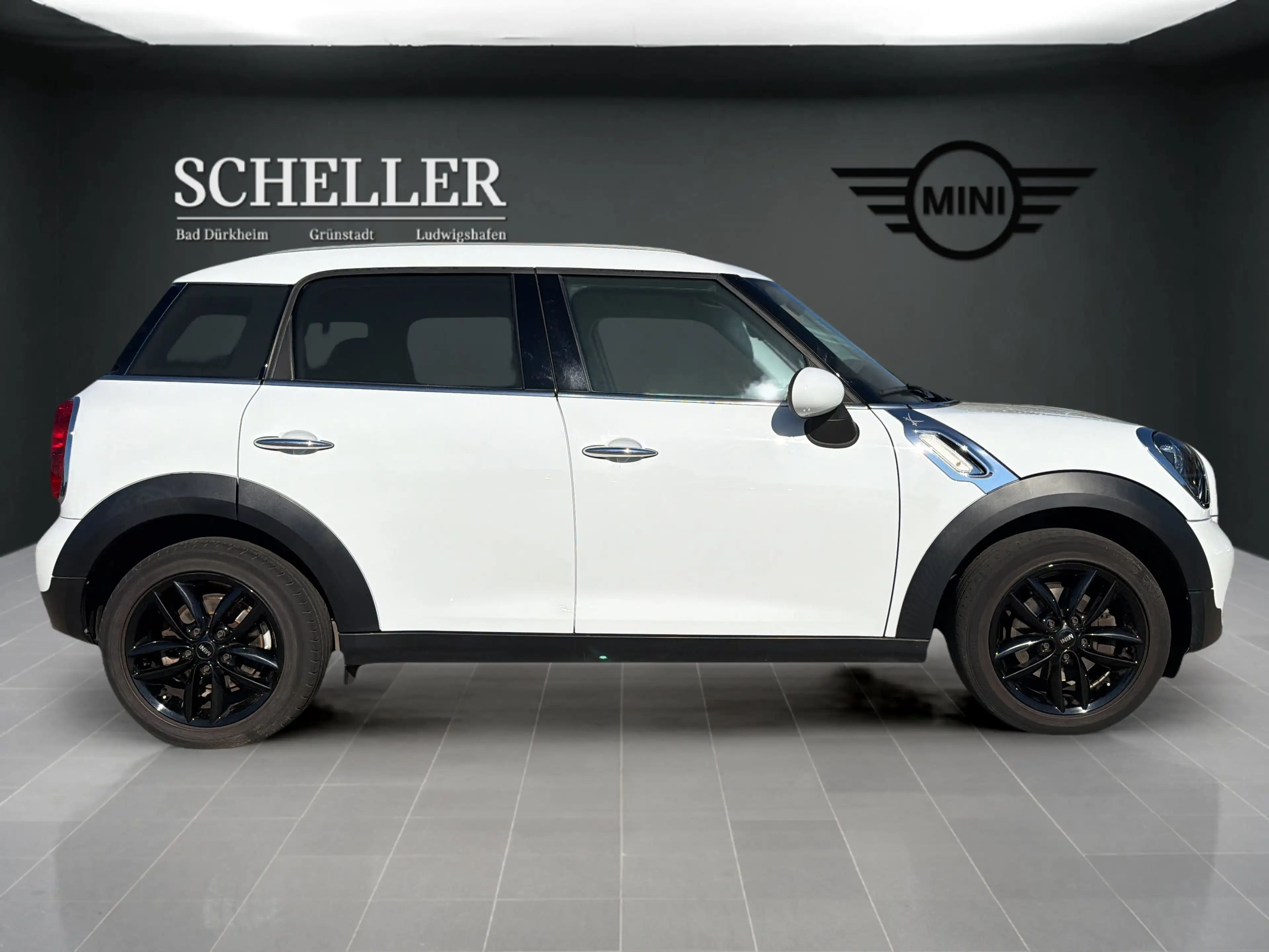 MINI One Countryman One Countryman Black Pepper Xenon BT Klimaaut. — photo 7