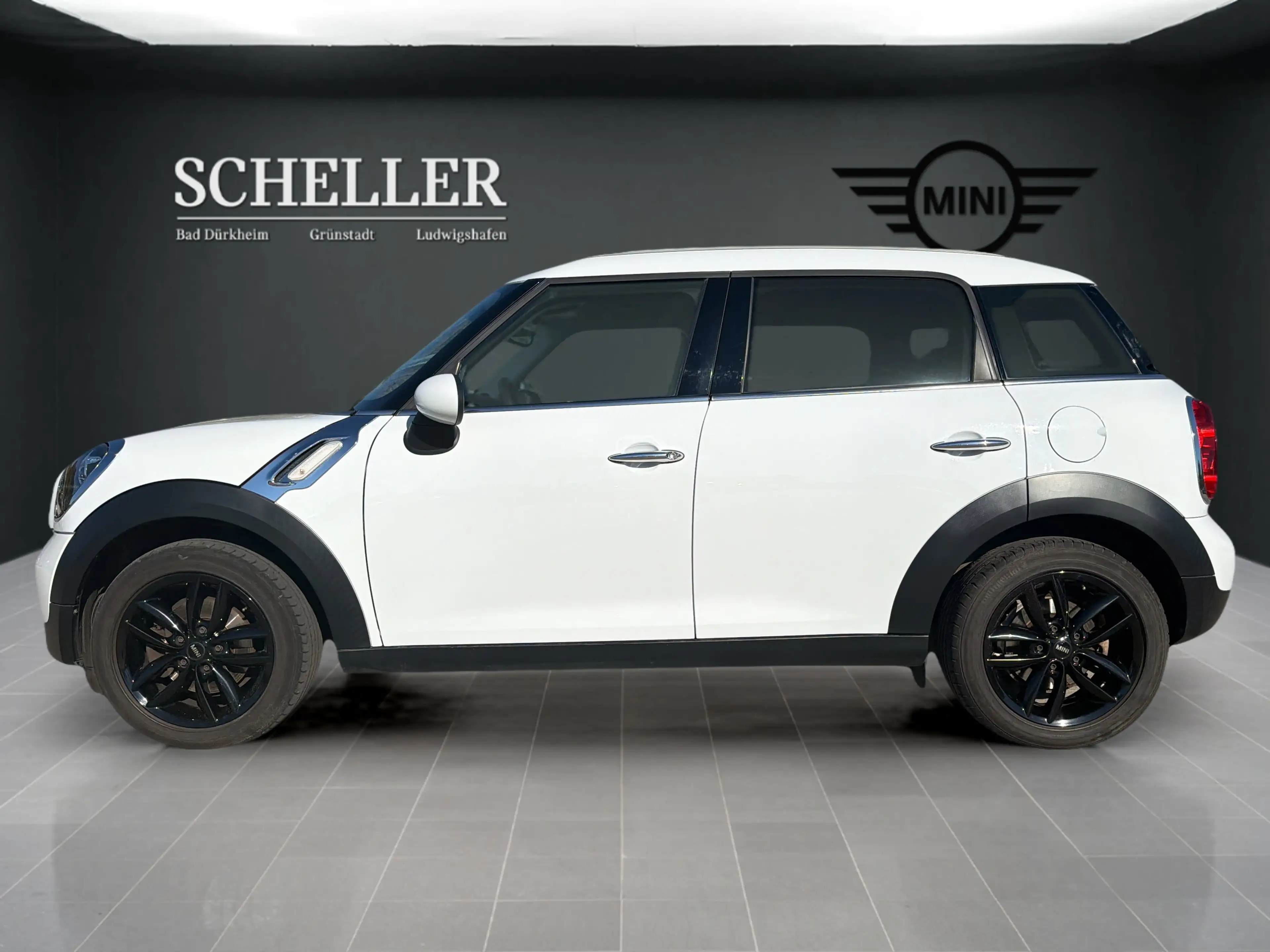 MINI One Countryman One Countryman Black Pepper Xenon BT Klimaaut. — photo 3