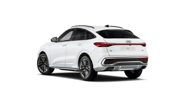 Audi Q5 view 2