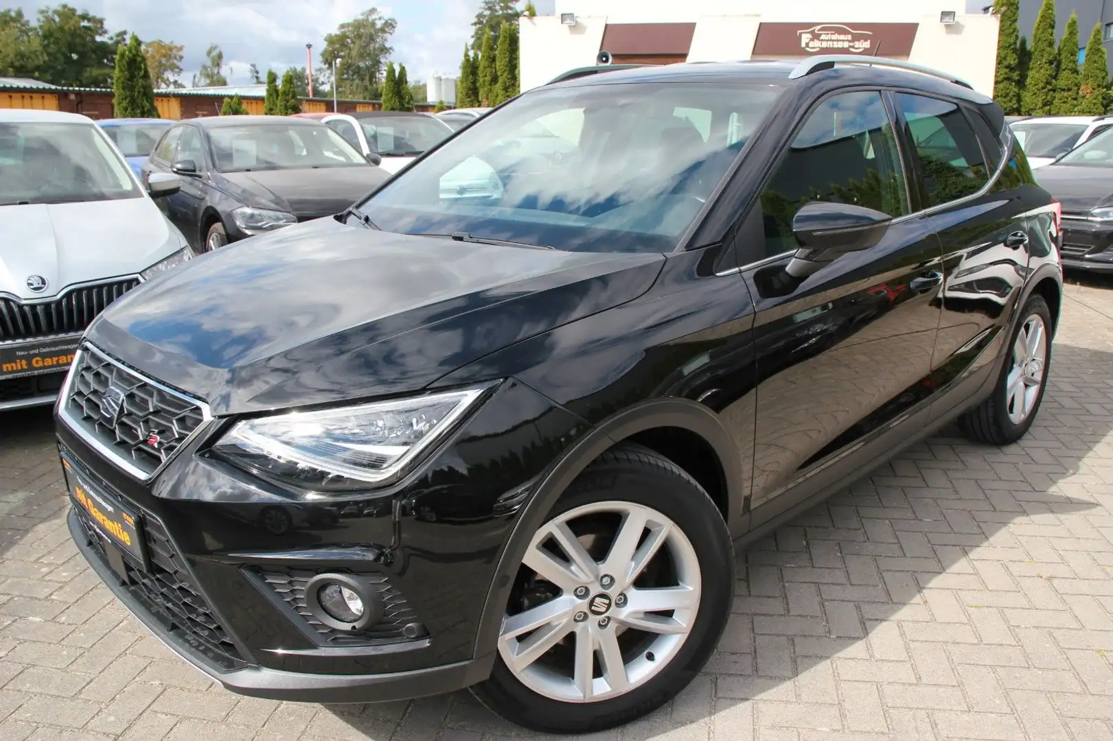 SEAT Arona FR DSG Klima/Sitzhz/Kamera/Parkassistent Schwarz - 2