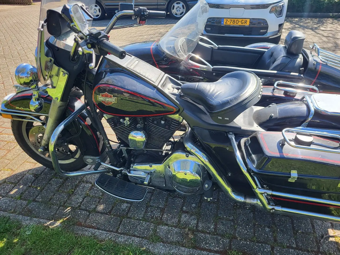 Harley-Davidson Electra Glide Sidecar Noir - 1