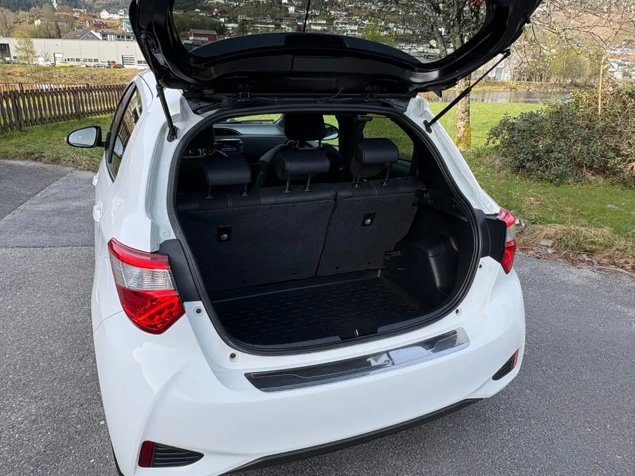 Toyota Yaris Yaris — photo 4