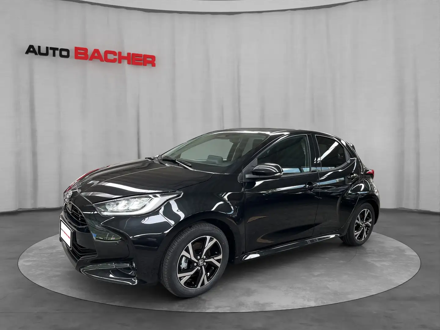 Toyota Yaris 1,5 l, 116 PS Active Drive Noir - 1