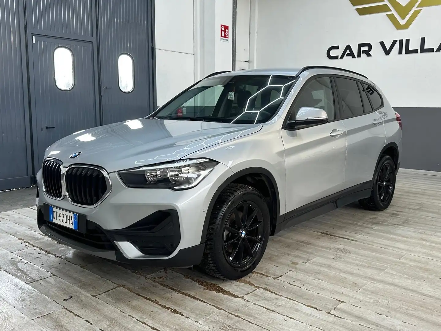 BMW X1 X1 sDrive16d Advantage Silber - 2