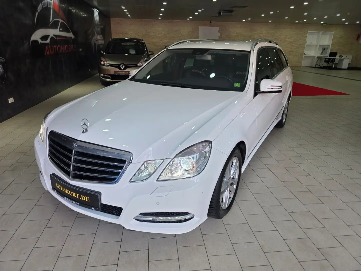Mercedes-Benz E 200 E -Klasse T-Modell Teilleder Tüv neu Weiß - 2