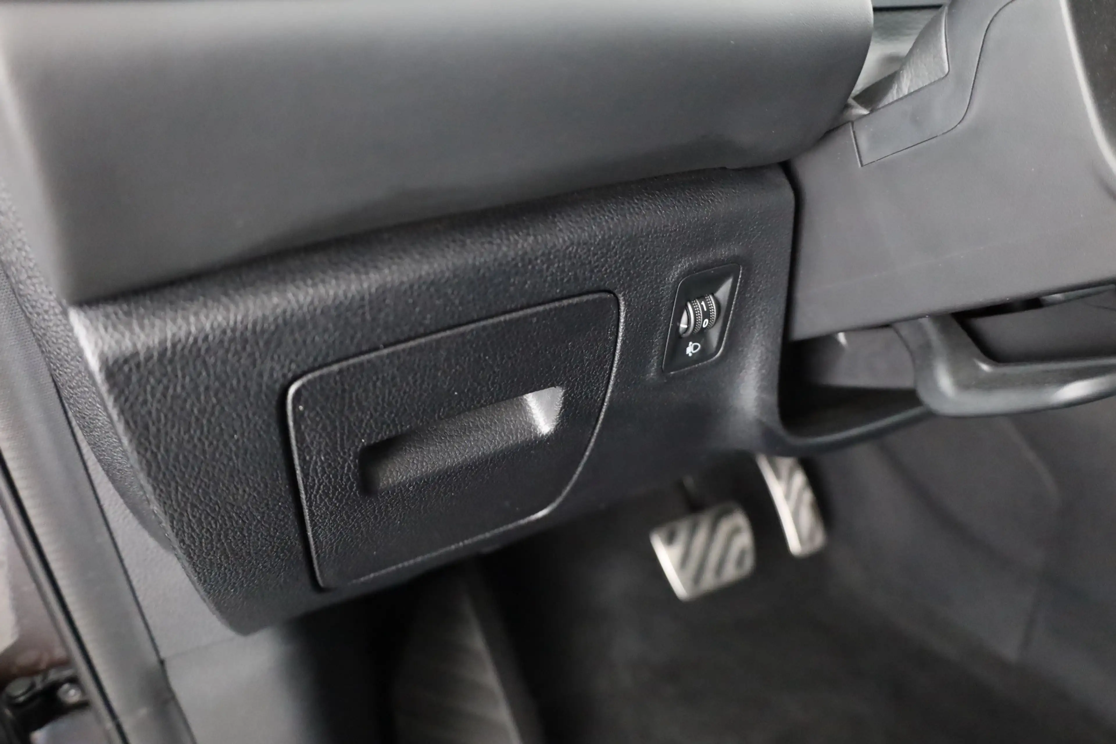 MG HS 1.5 Luxury LED Navi Panorama 360° ACC Leder — photo 21