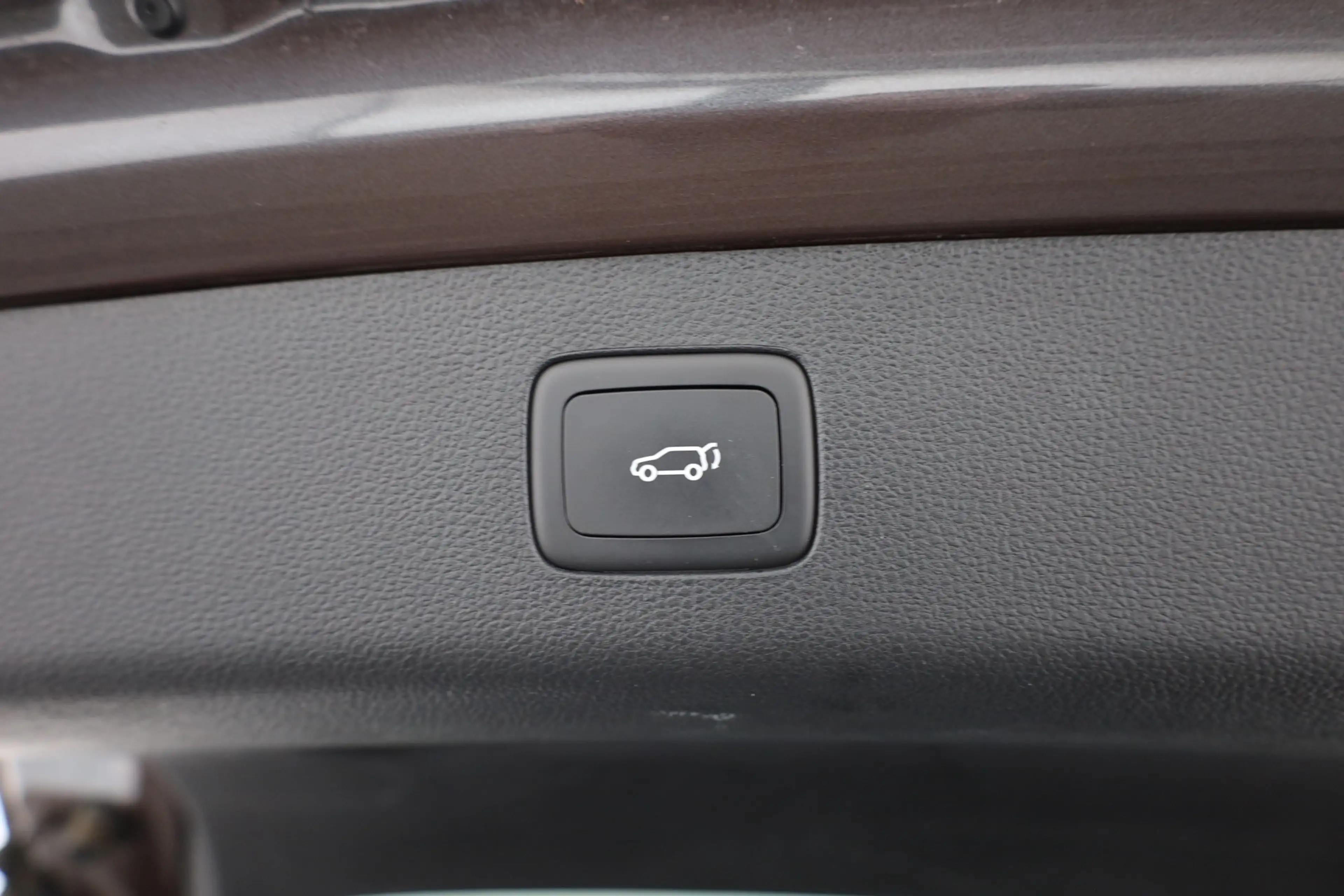 MG HS 1.5 Luxury LED Navi Panorama 360° ACC Leder — photo 28