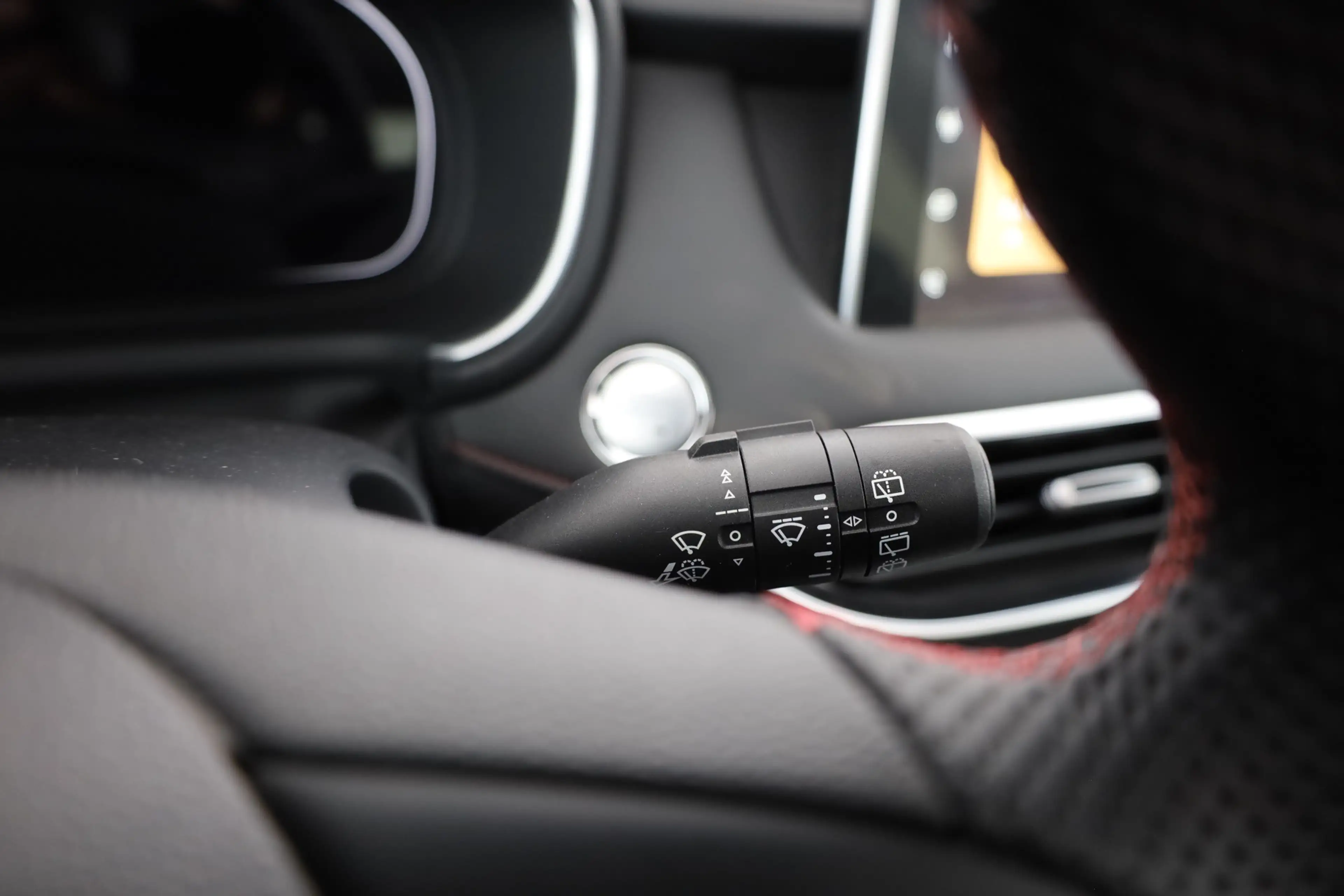 MG HS 1.5 Luxury LED Navi Panorama 360° ACC Leder — photo 20