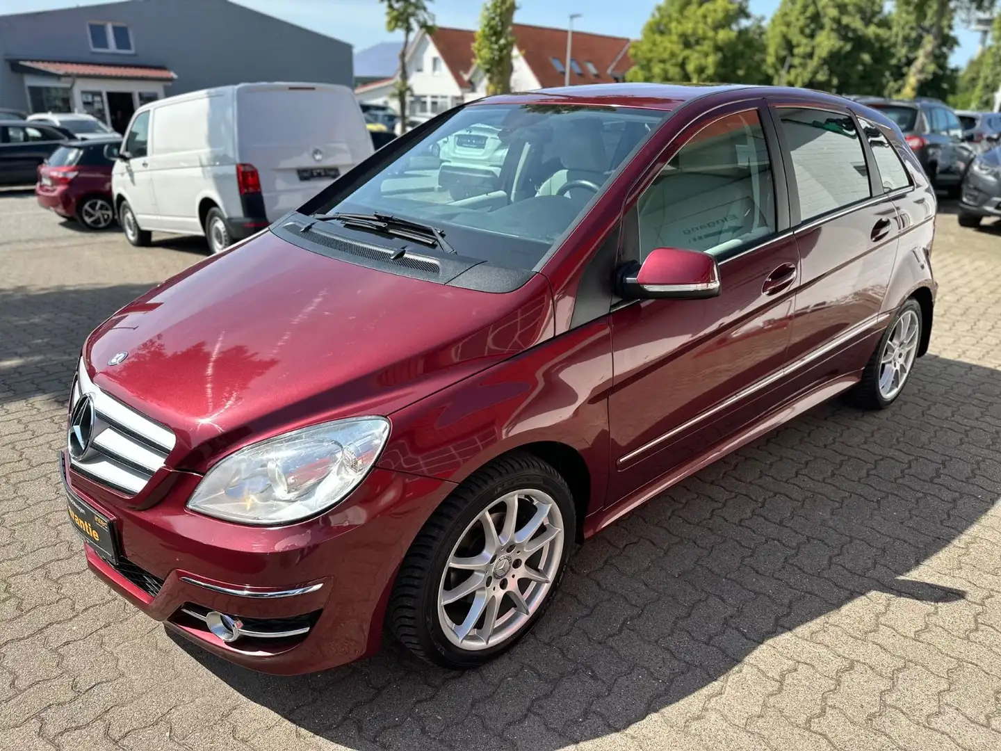 Mercedes-Benz B 160 Sport Edition/AUT/SHZ/TEMP/GJR/LMF Violett - 2
