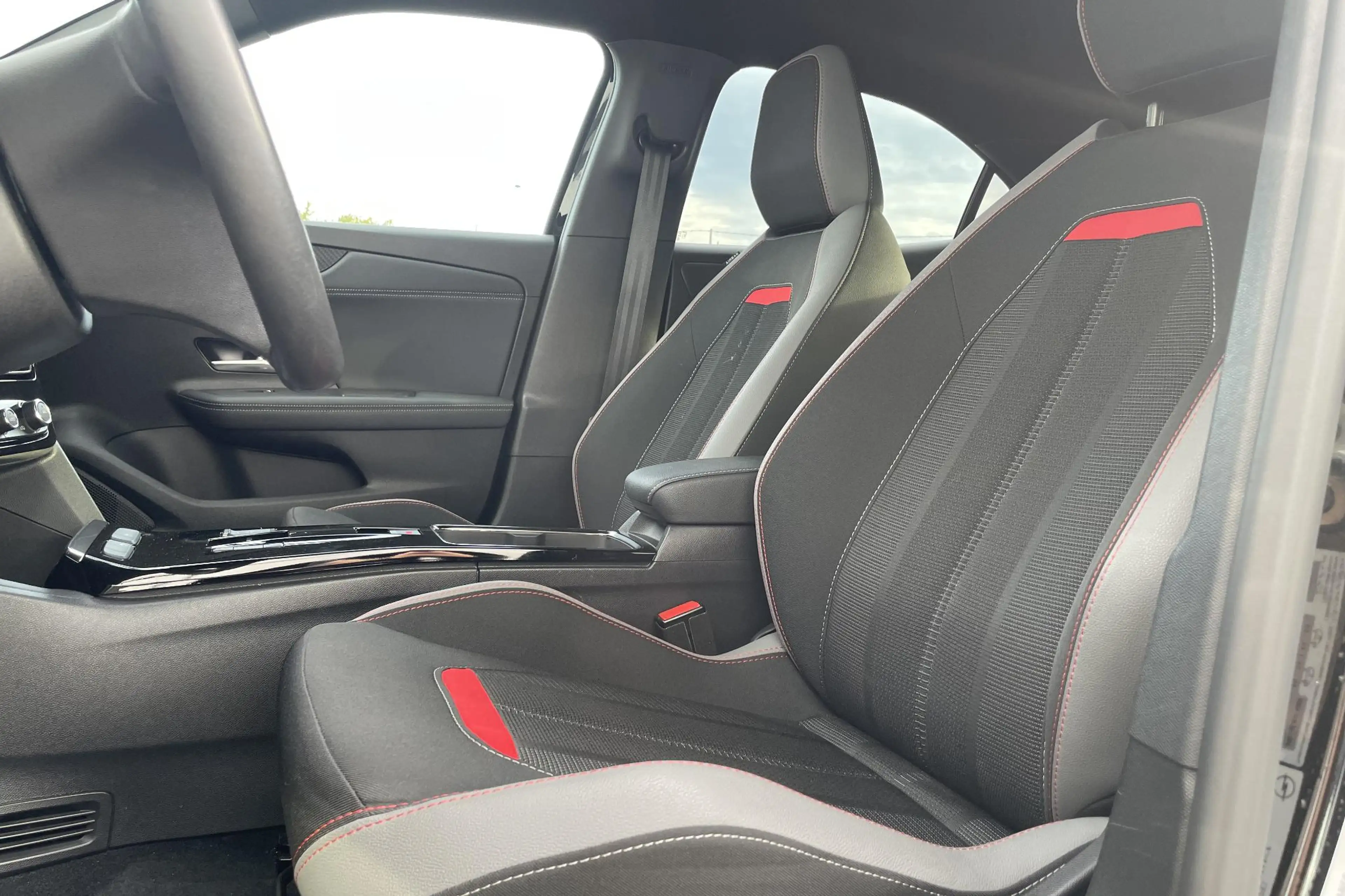 Opel Mokka-E GS Line 50-kWh 11kw bl. | Navigatie via App | Came — photo 13