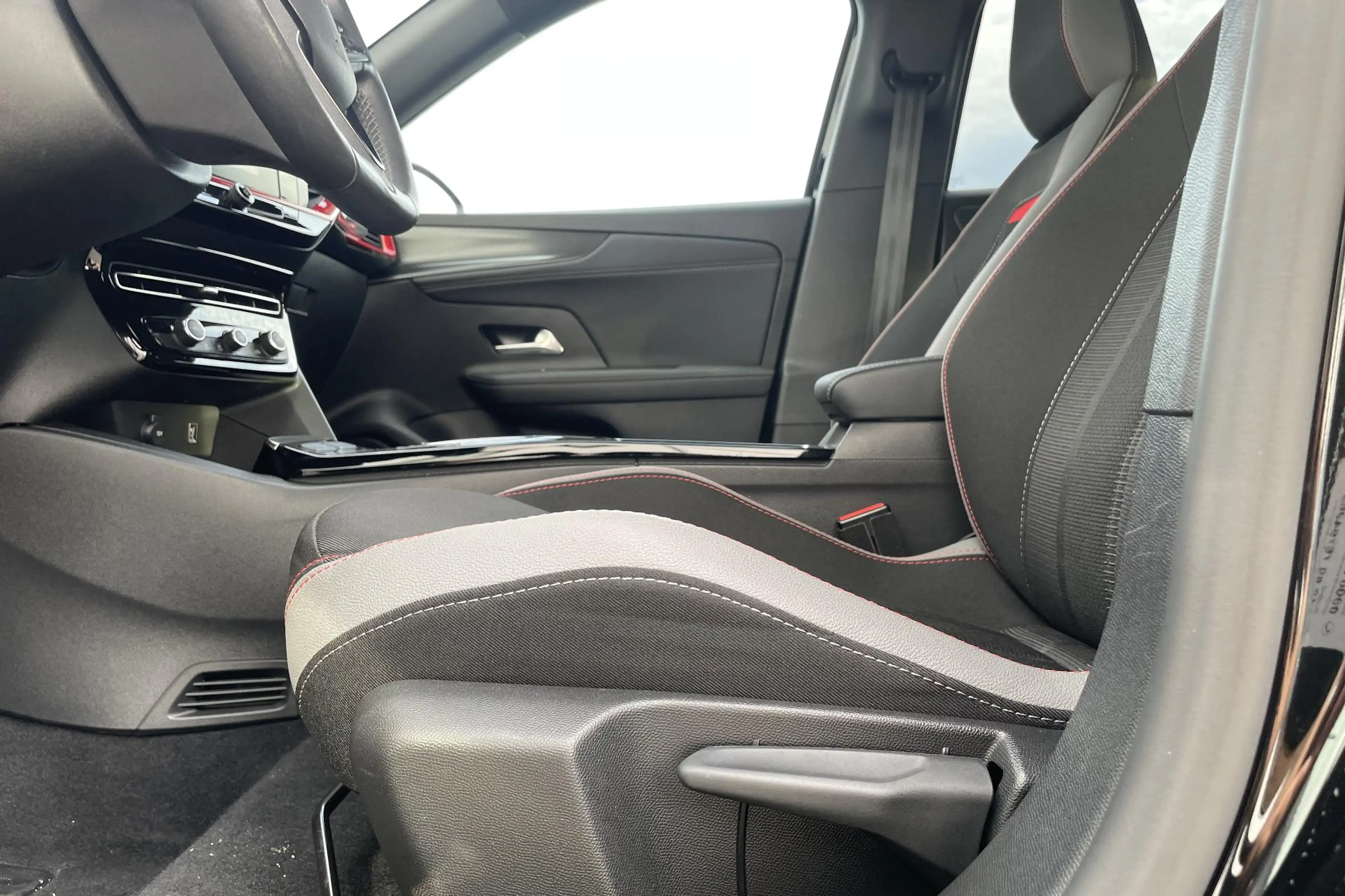 Opel Mokka-E GS Line 50-kWh 11kw bl. | Navigatie via App | Came — photo 14