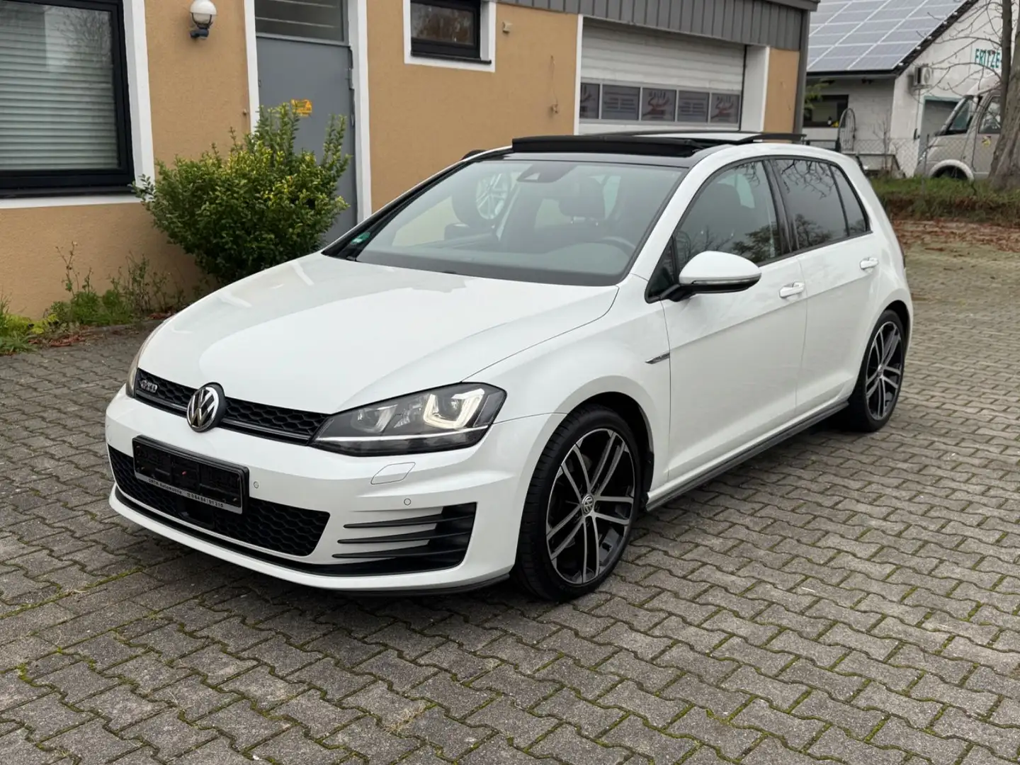 Volkswagen Golf VII Lim. GTD BMT DSG PANO LED TOP Weiß - 1