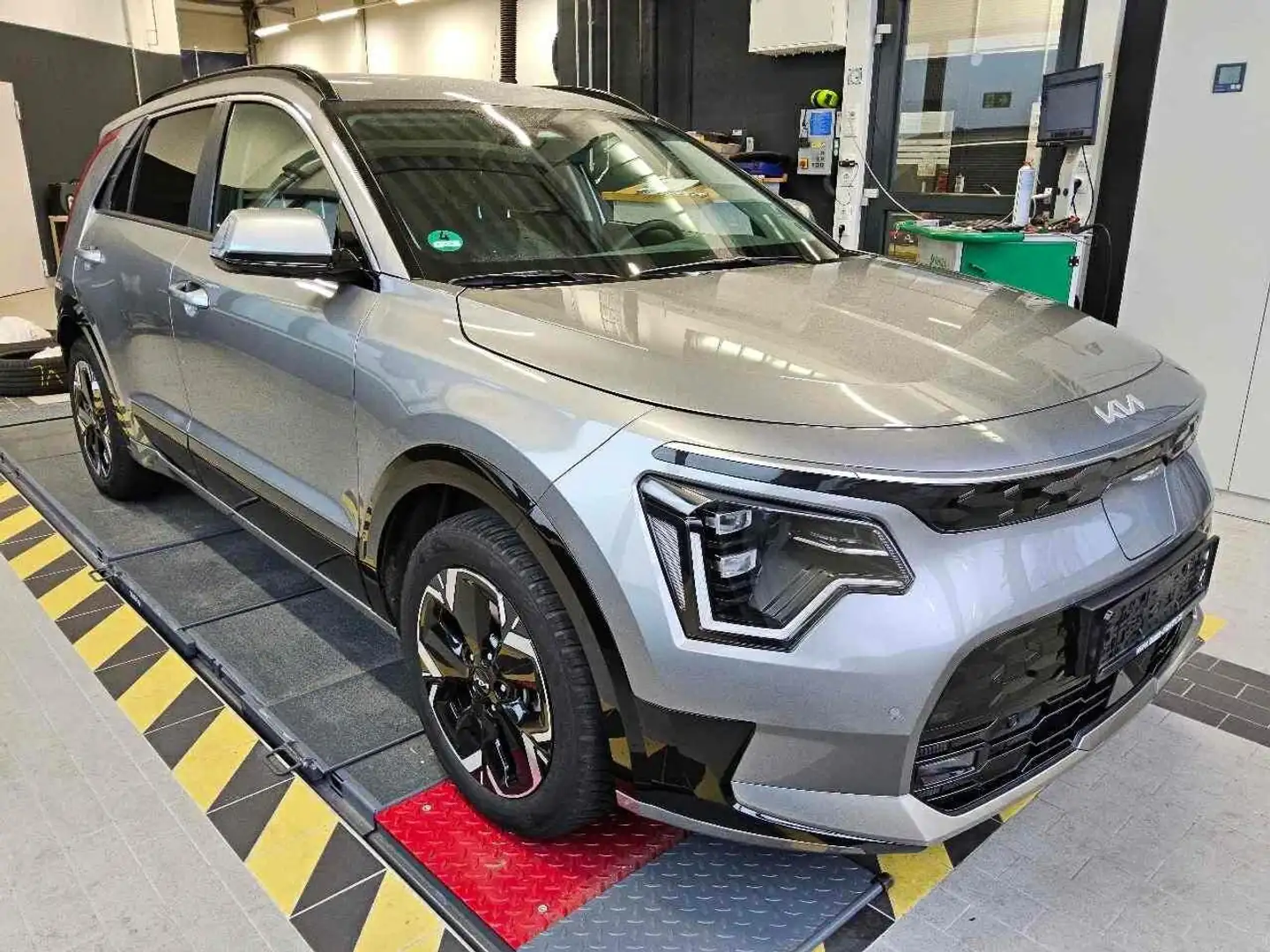 Kia Niro e-Niro Vision Style Paket + Komfort Paket Grau - 2