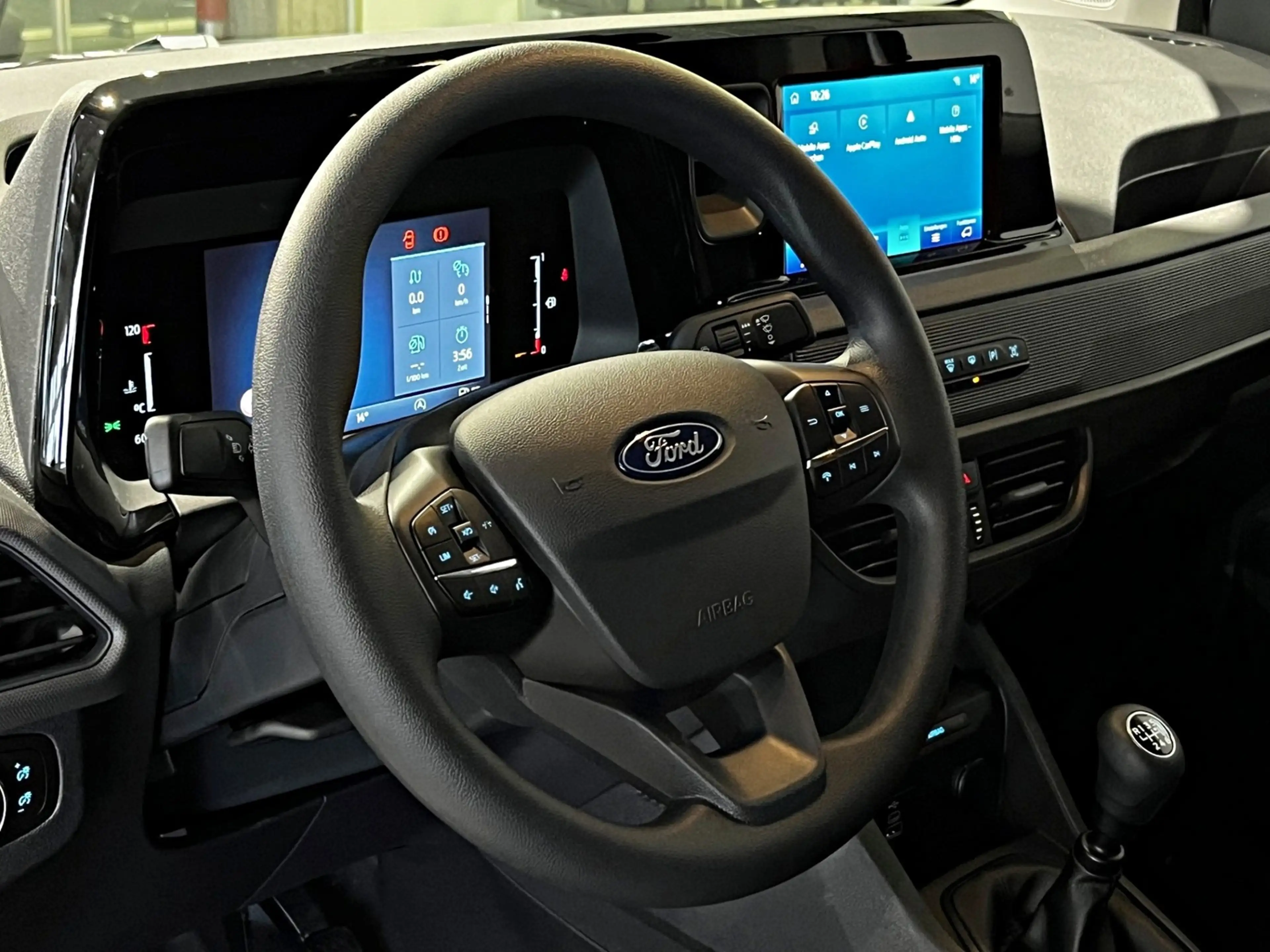 Ford Transit Courier Trend — photo 8