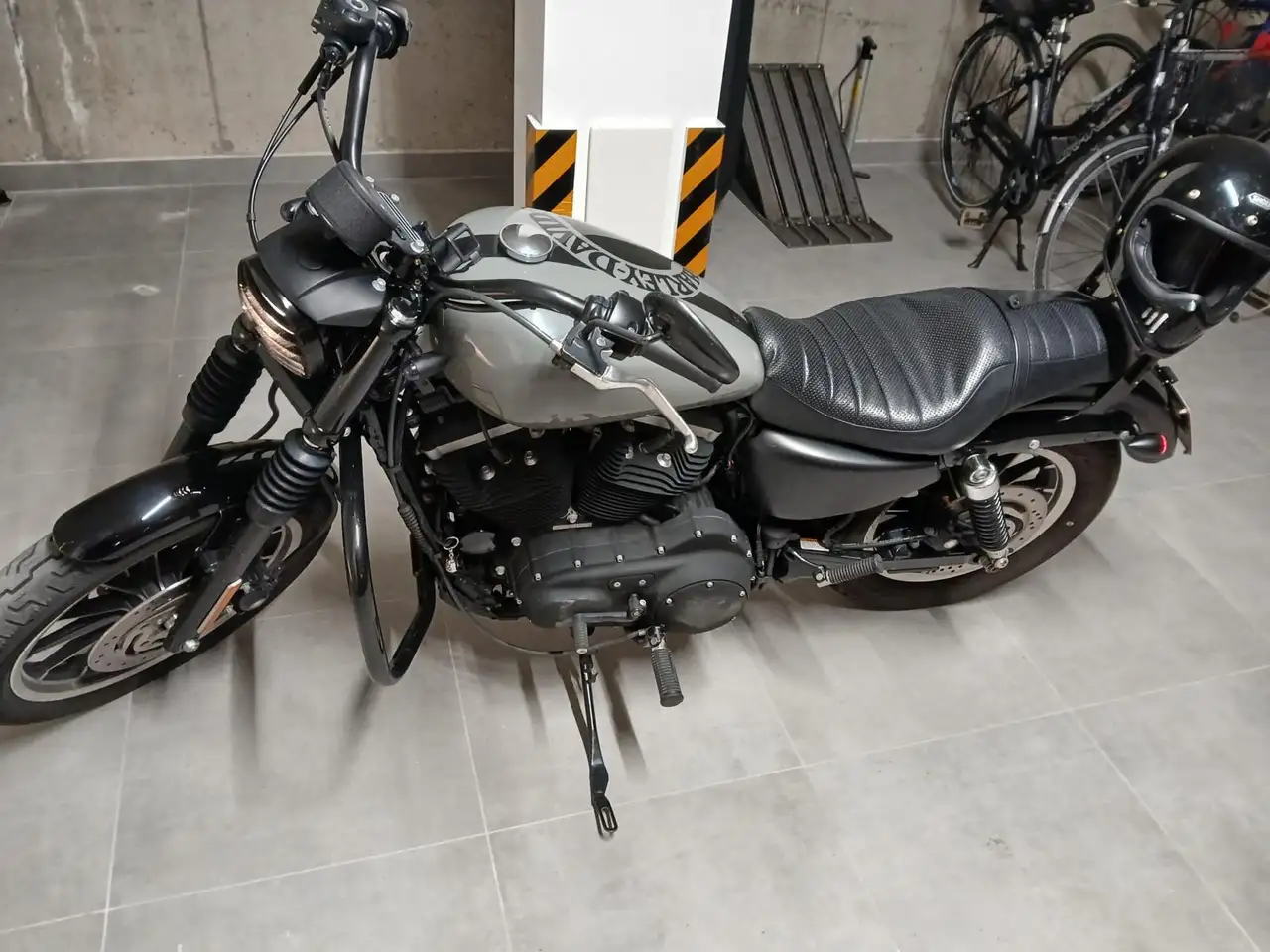 Harley-Davidson Sportster 883