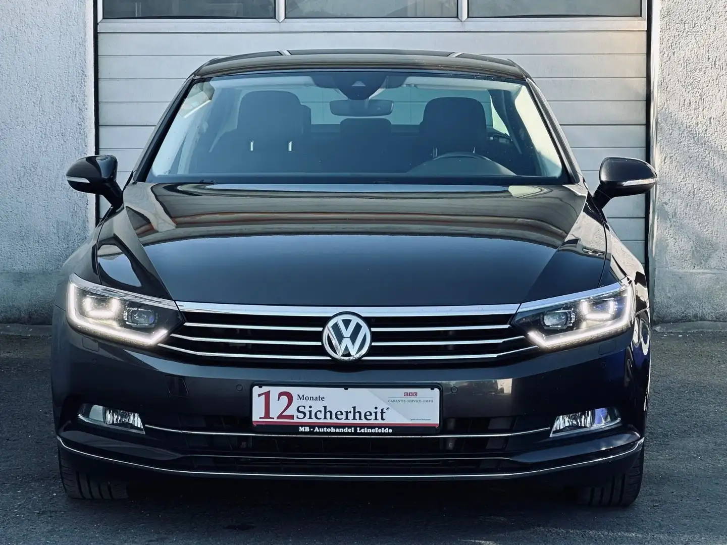 Volkswagen Passat Lim. 2.0 TDI DSG*LED*NAVI*AHK*STANDHEIZNG Zwart - 2