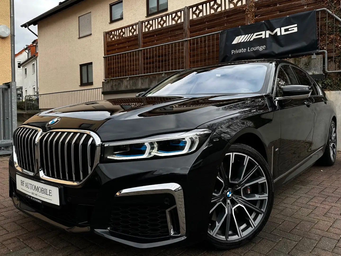 BMW 730 d xDr M Sport eGSD*Sitzkl*AHK*StandH*H&K*360° Schwarz - 2