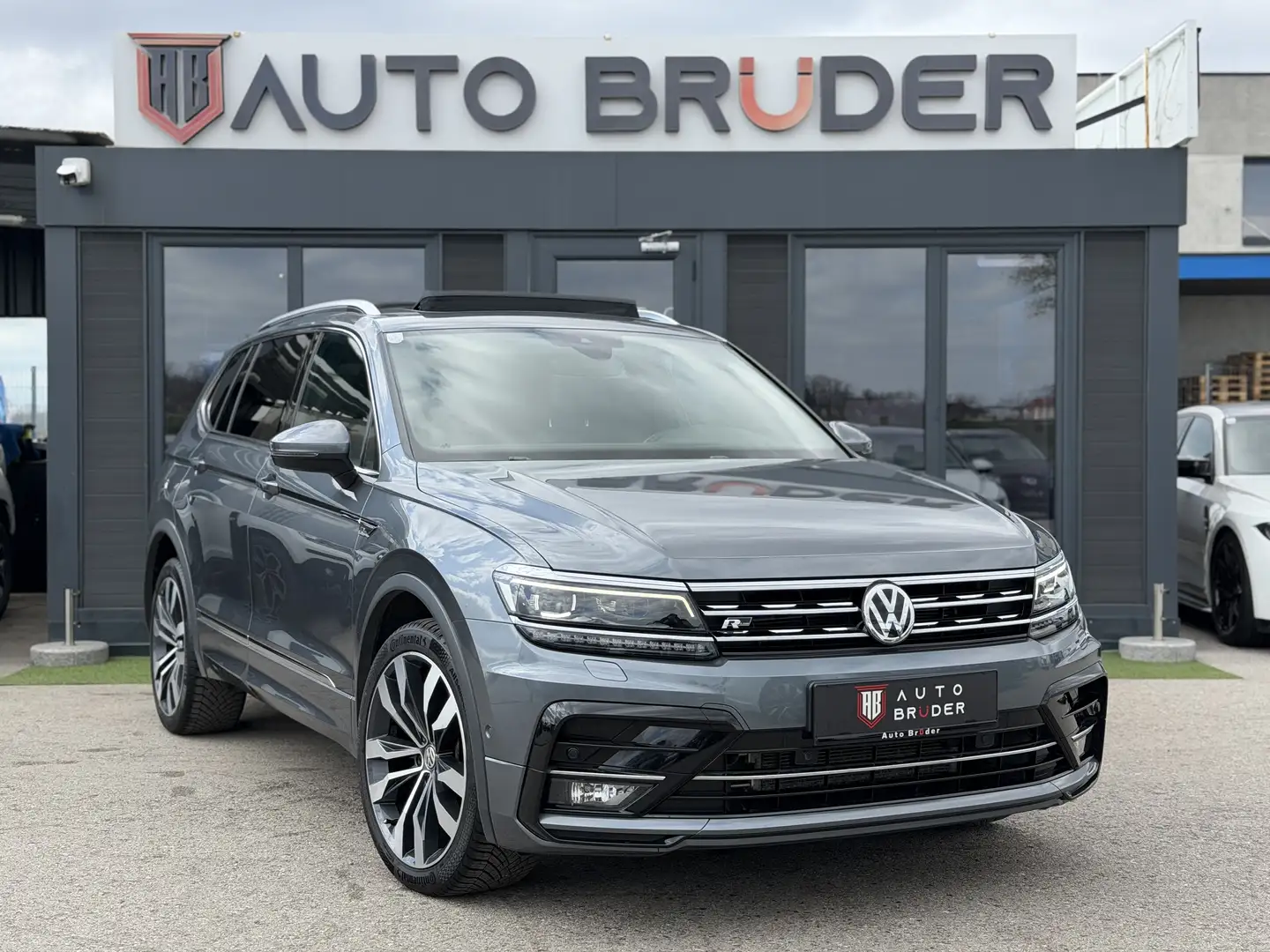 Volkswagen Tiguan Allspace 2,0 TDI 4Motion Allspace 3x R-Line Highline DSG Grau - 2
