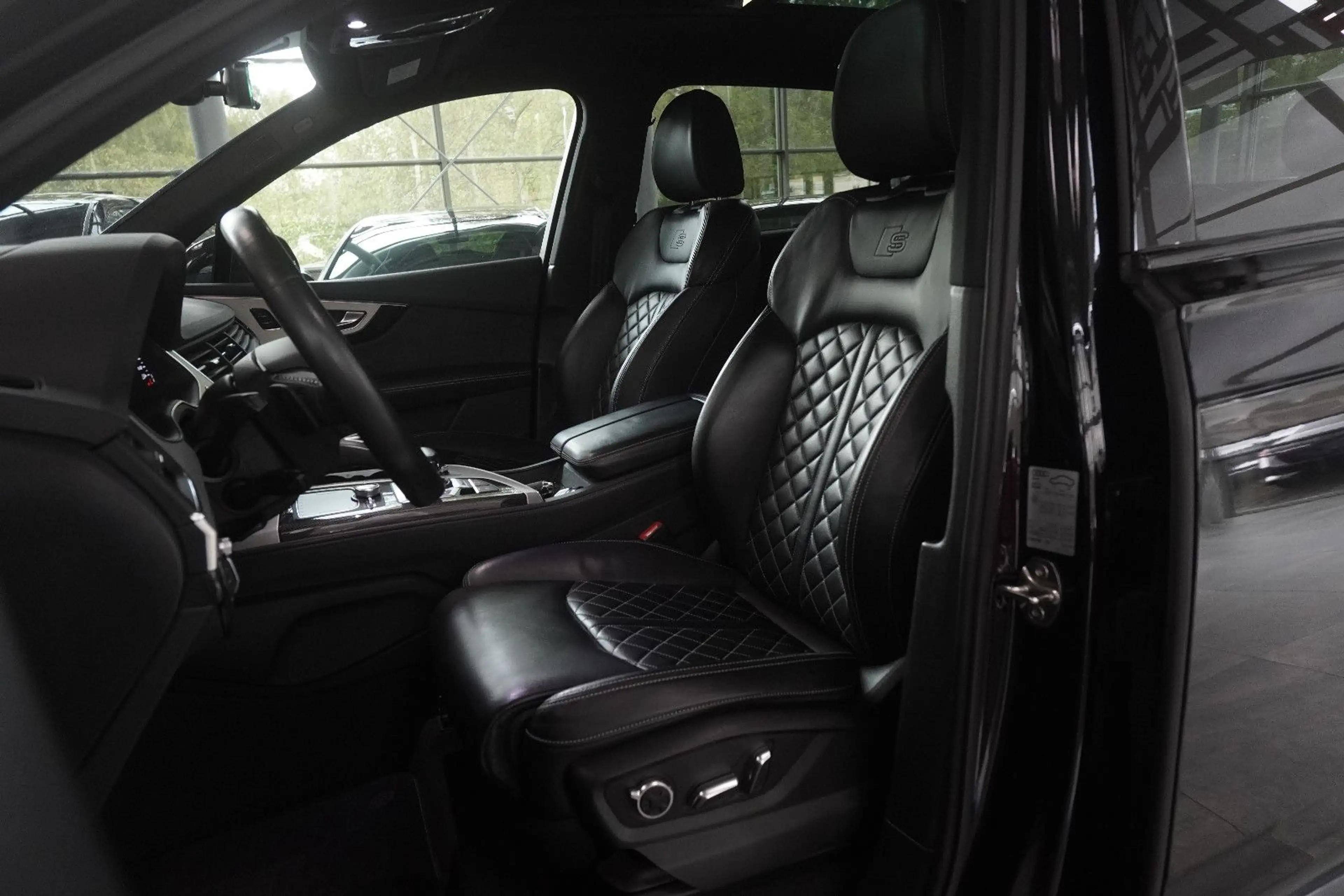 Audi SQ7 4.0 TDI quattro*PANO*BOSE*HEAD-UP*STHZ*7-SIT — photo 8