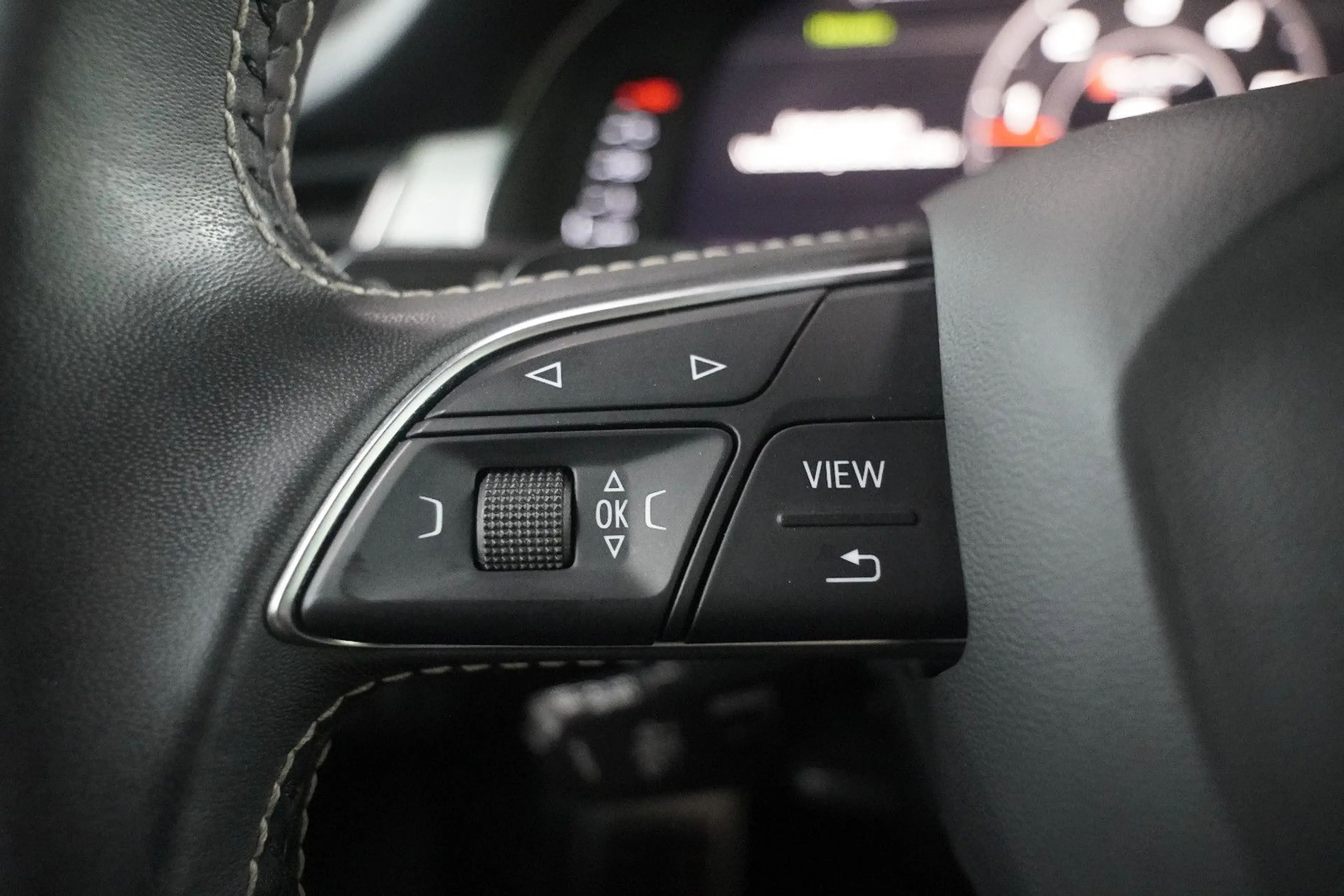 Audi SQ7 4.0 TDI quattro*PANO*BOSE*HEAD-UP*STHZ*7-SIT — photo 14