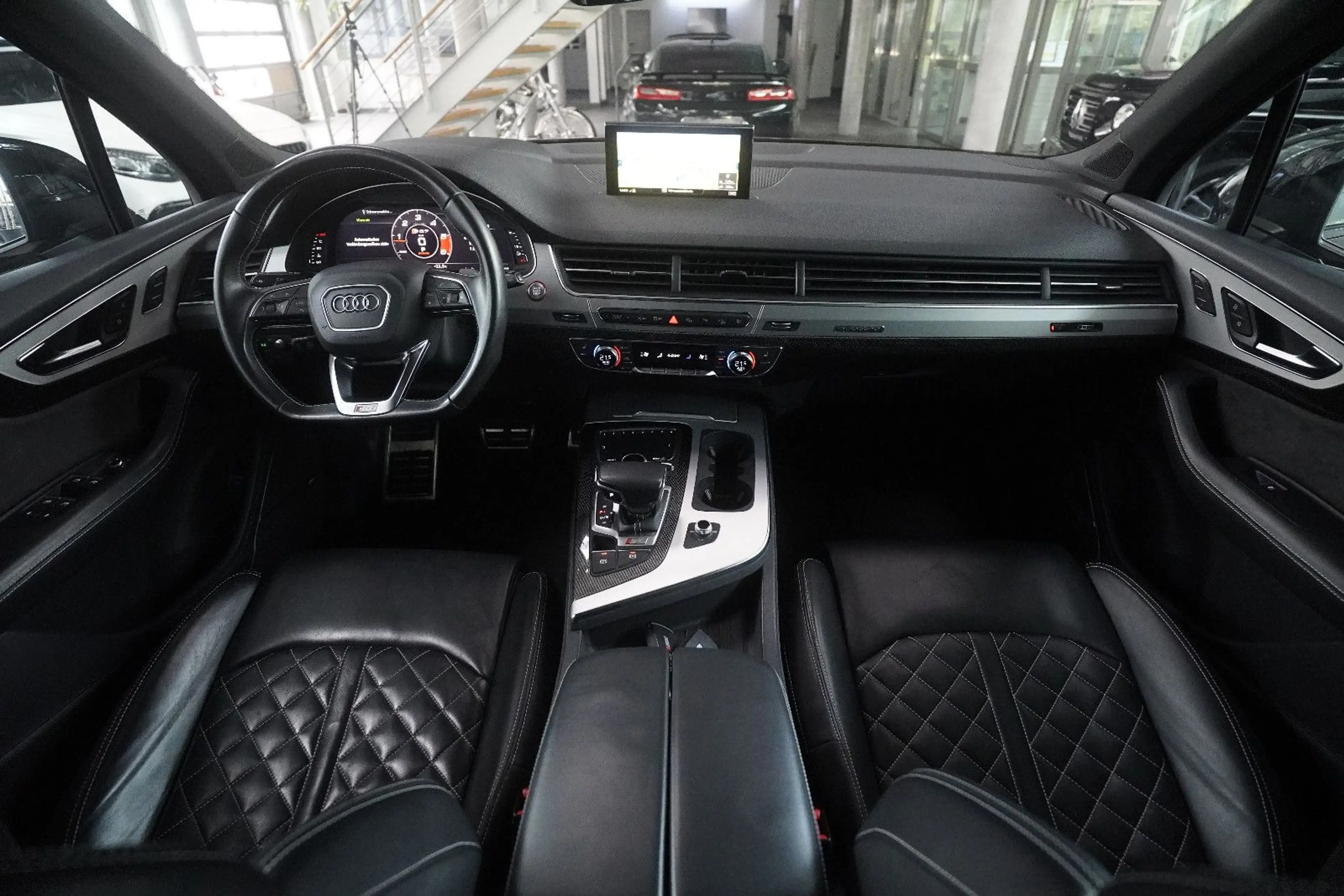 Audi SQ7 4.0 TDI quattro*PANO*BOSE*HEAD-UP*STHZ*7-SIT — photo 12