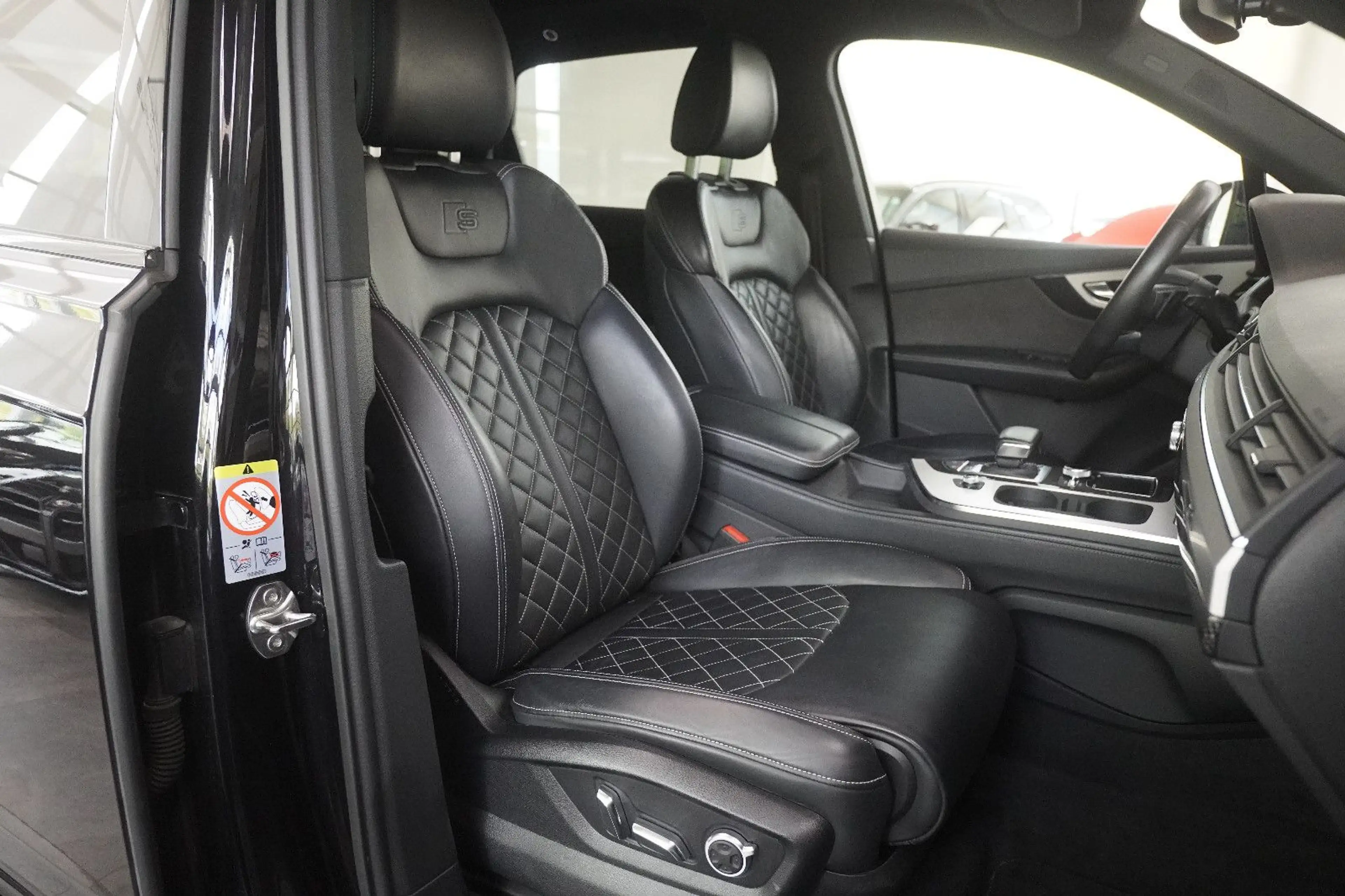 Audi SQ7 4.0 TDI quattro*PANO*BOSE*HEAD-UP*STHZ*7-SIT — photo 9