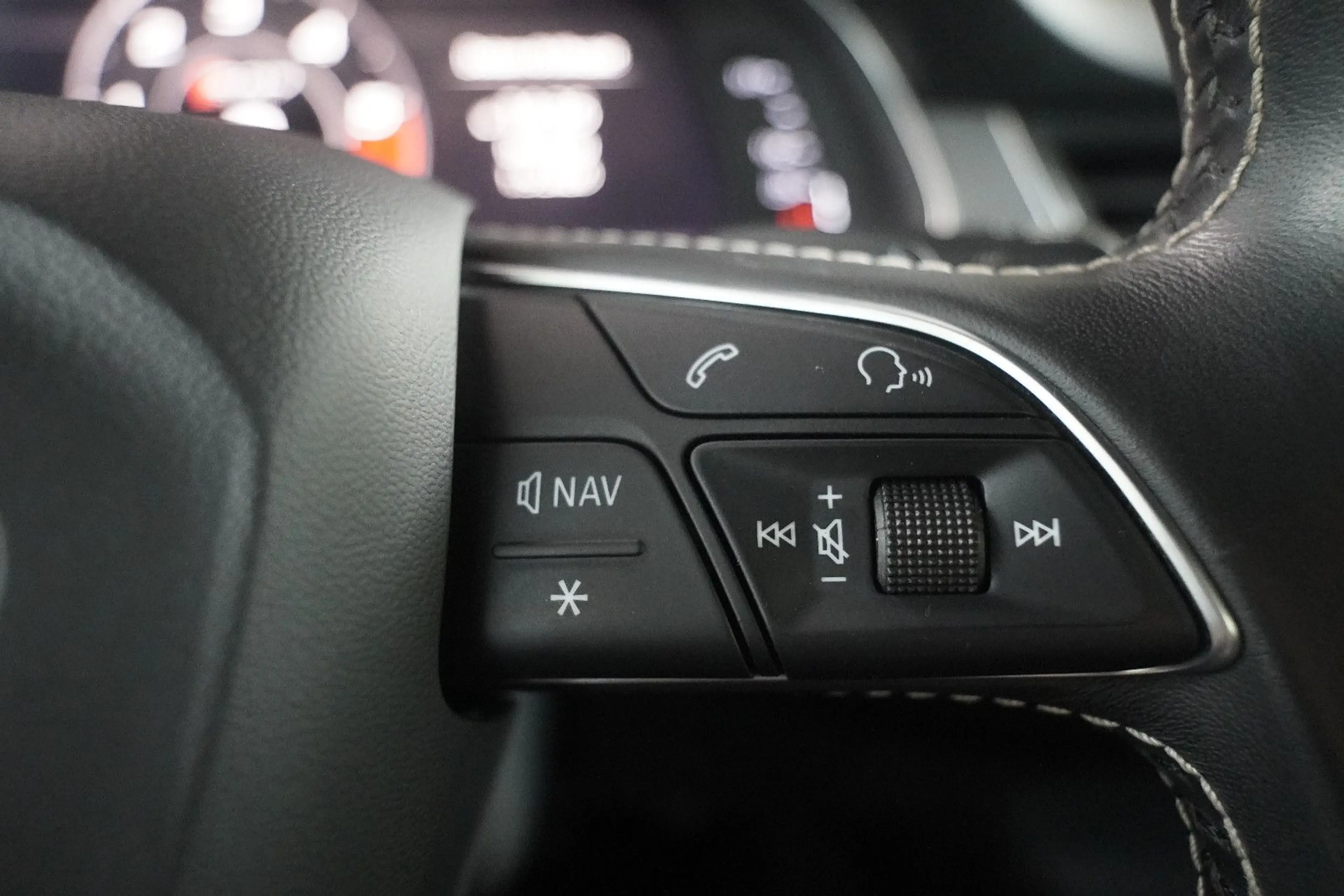 Audi SQ7 4.0 TDI quattro*PANO*BOSE*HEAD-UP*STHZ*7-SIT — photo 15