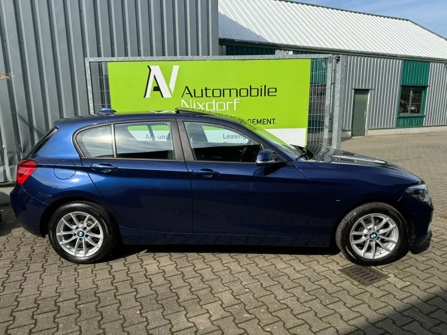 BMW 118 i Design 1.Hd, LED, Navi, SHZ, PDC, P-Dach Bleu - 2