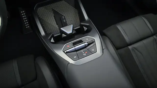 BMW iX3 50 xDrive 108,7kWh Ansicht 12