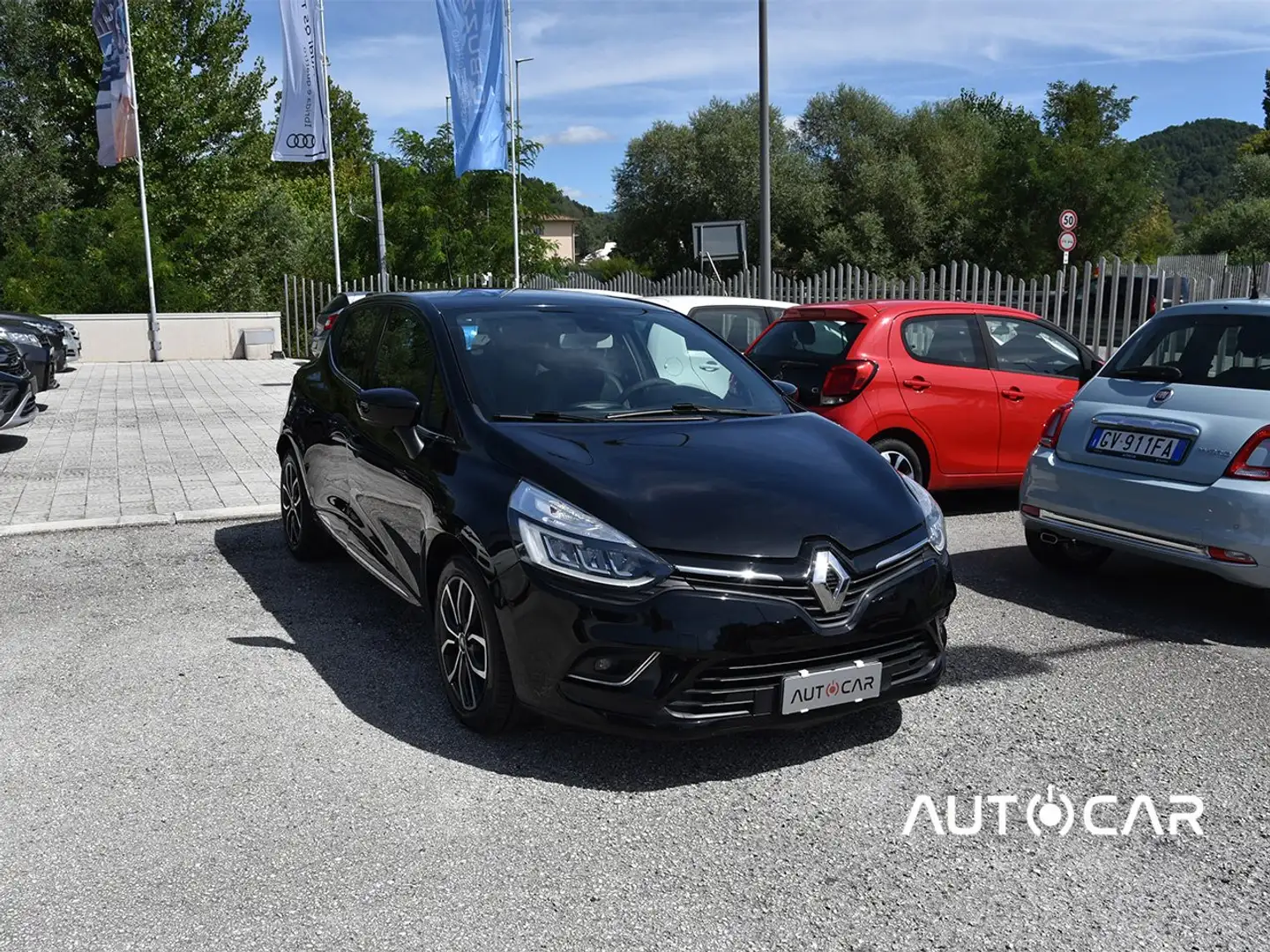 Renault Clio Clio IV 2017 0.9 tce Moschino Zen 90cv Noir - 1
