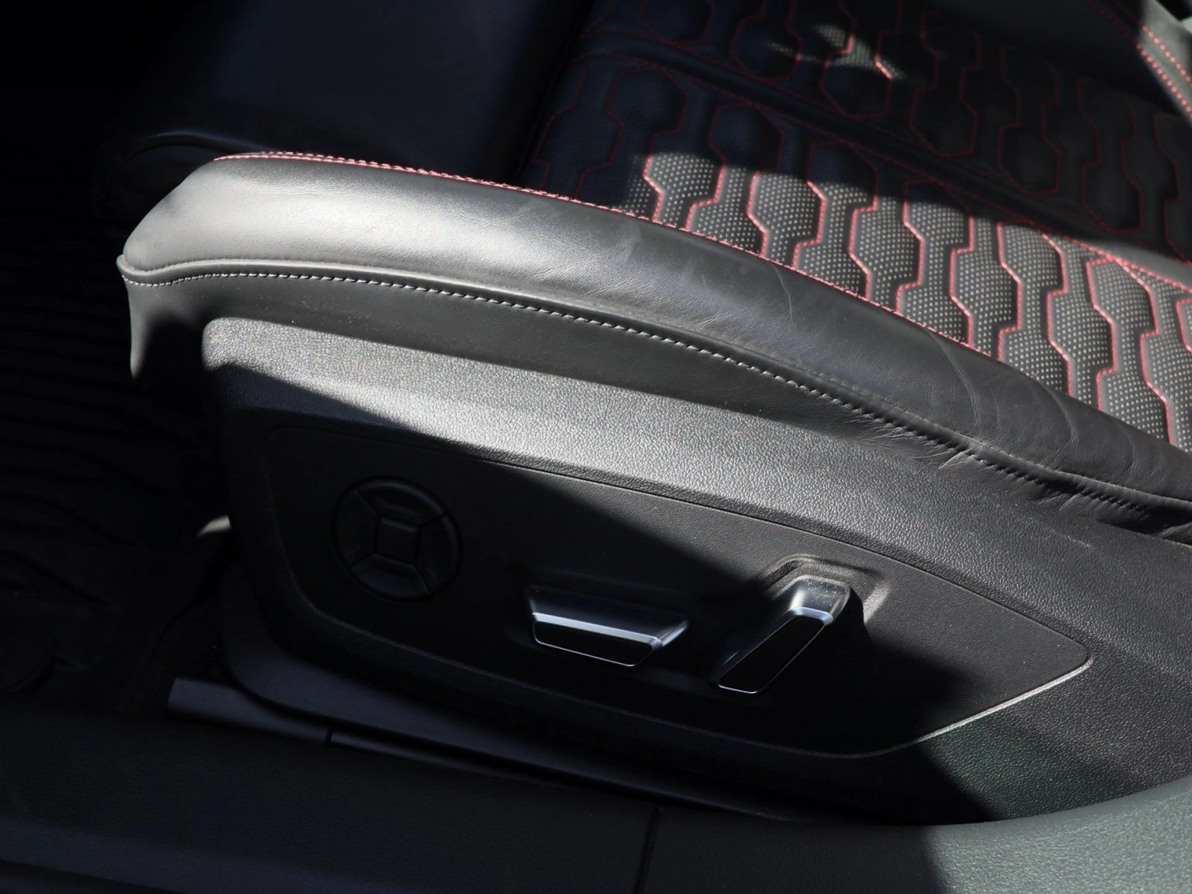 Audi RS7 nza 4.0 TFSI Pano Dynamik+ B&O Ke — photo 13