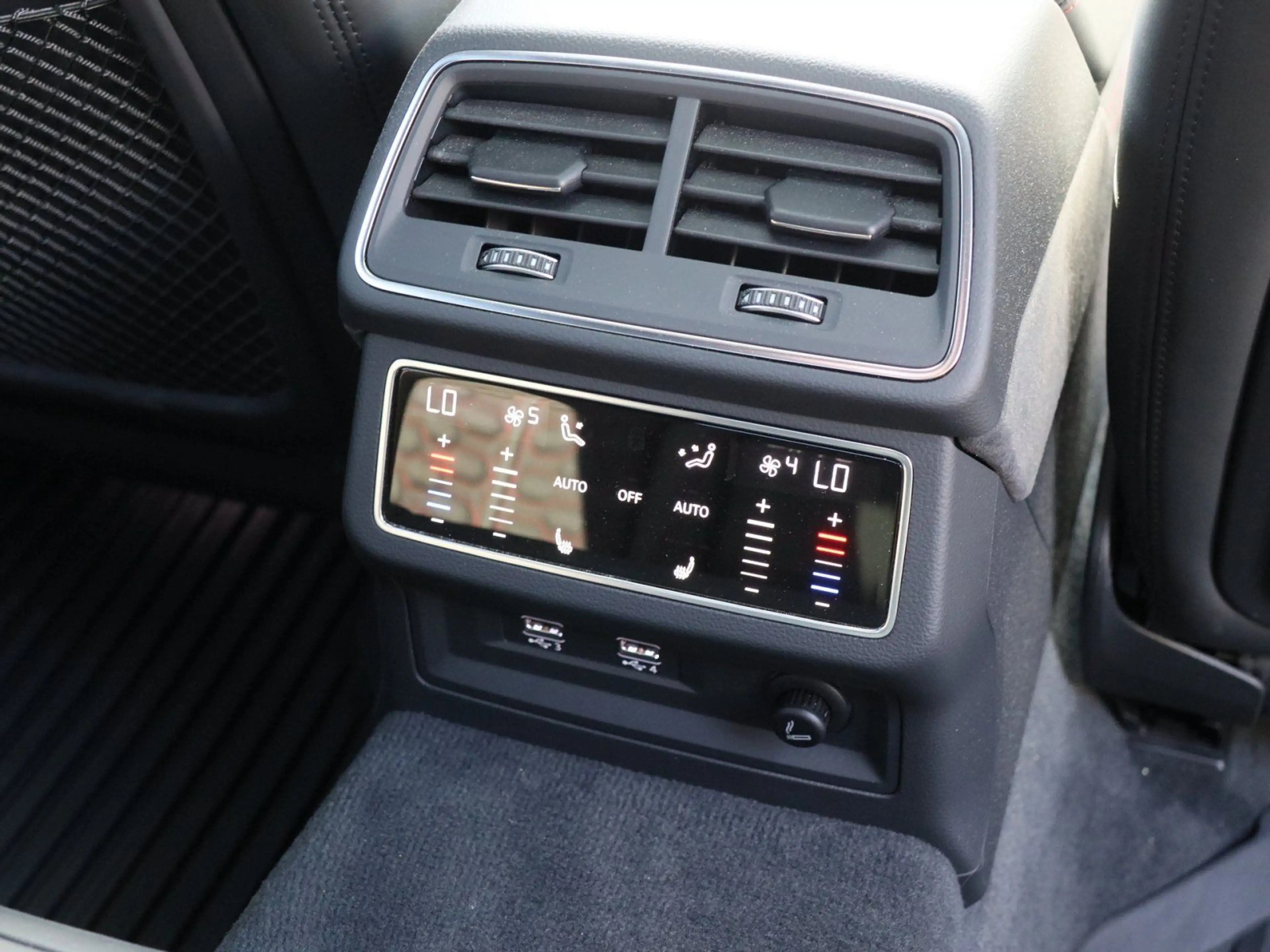 Audi RS7 nza 4.0 TFSI Pano Dynamik+ B&O Ke — photo 15