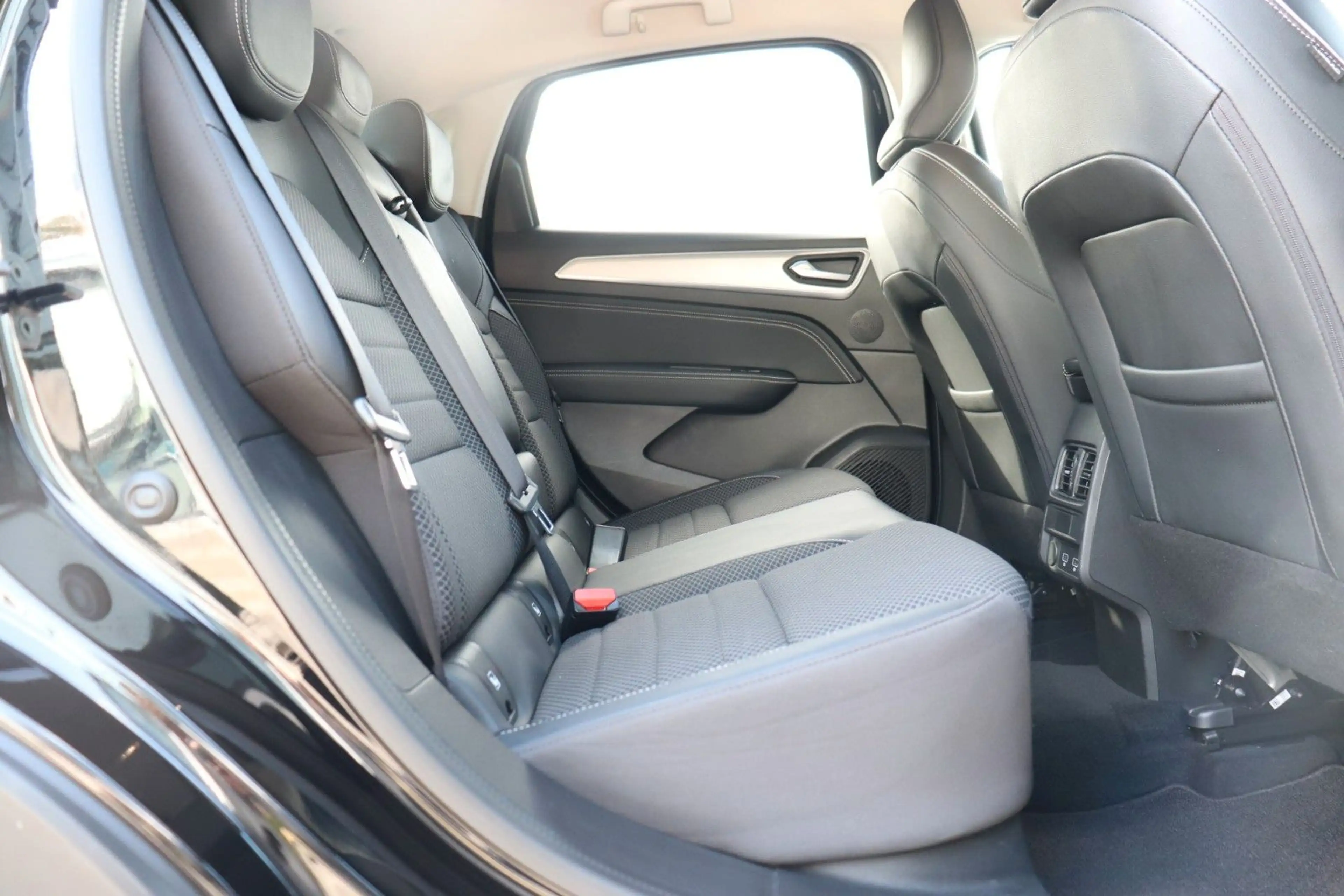Renault Arkana Intens 1.6 E-Tech Hybrid 145, Winter-Pak. — photo 13