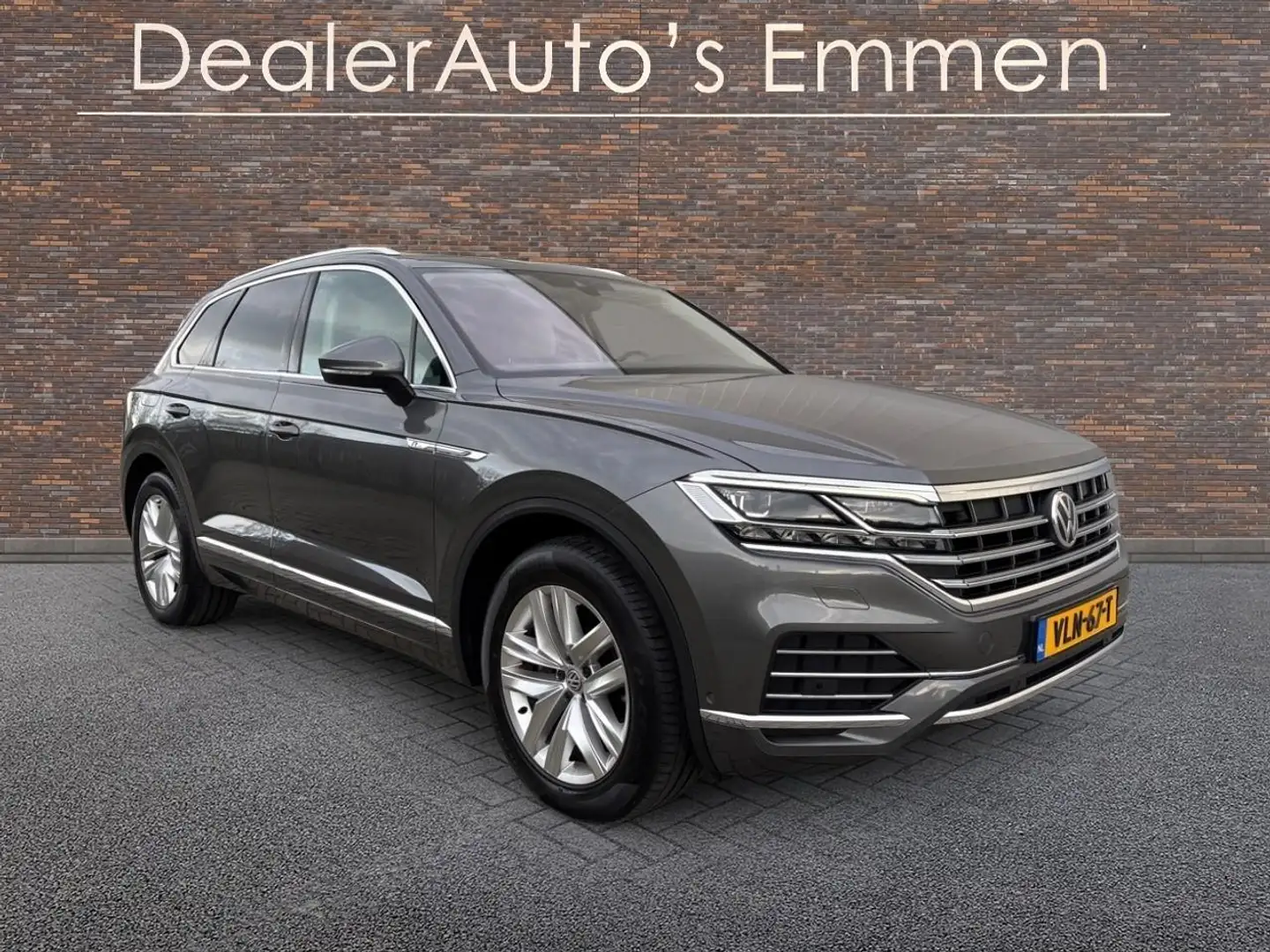 Volkswagen Touareg 3.0 TDI HIGHLINE PANODAK LMV NAVI LED XENON Gri - 1