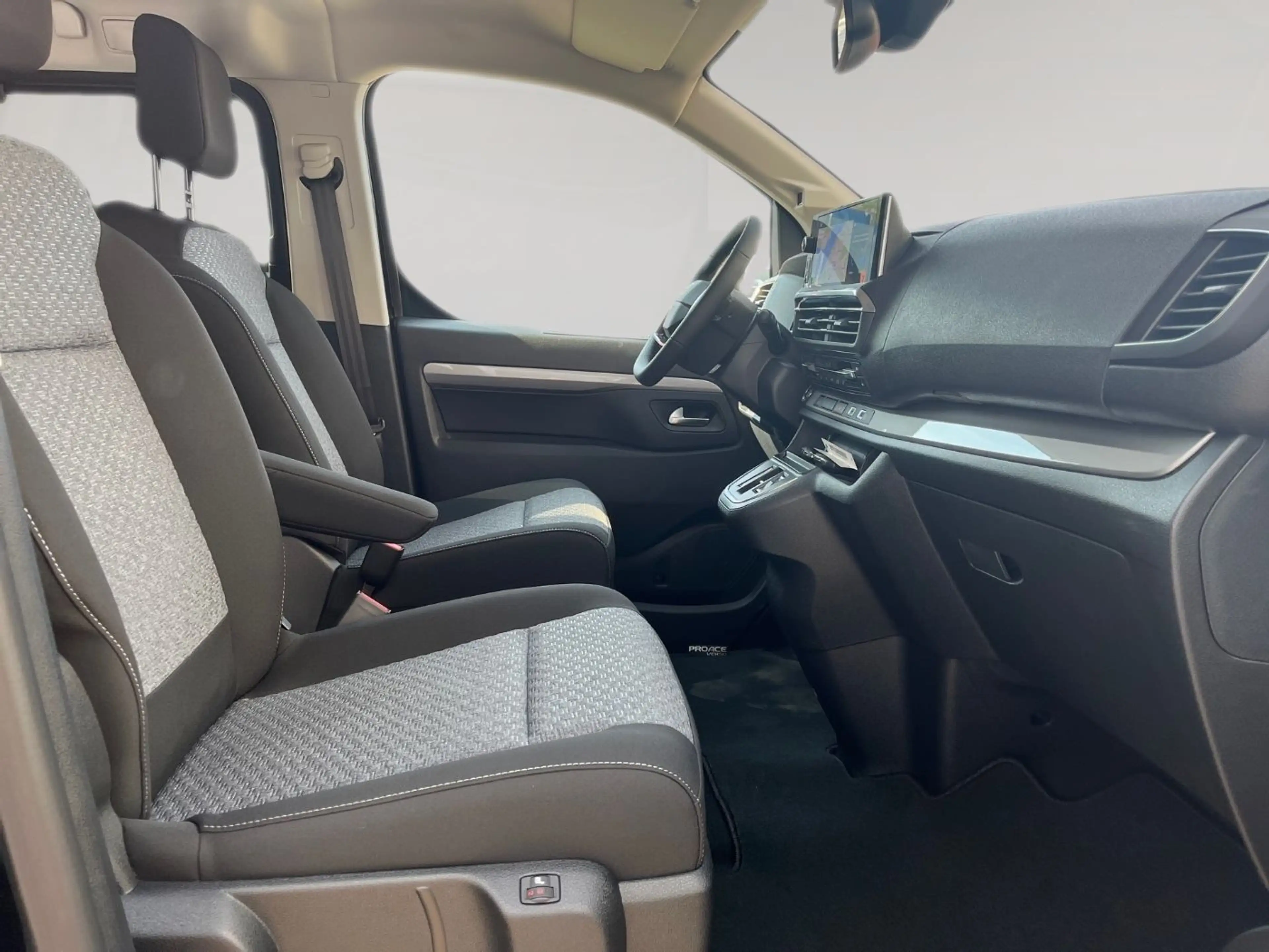 Toyota Proace Verso 2.2 D-4D L1 Teamplayer 2xKlima+AUT — photo 11