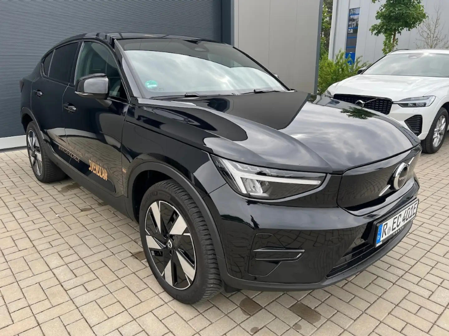 Volvo C40 Plus Recharge Pure Electric 2WD StandHZG Panorama Schwarz - 2