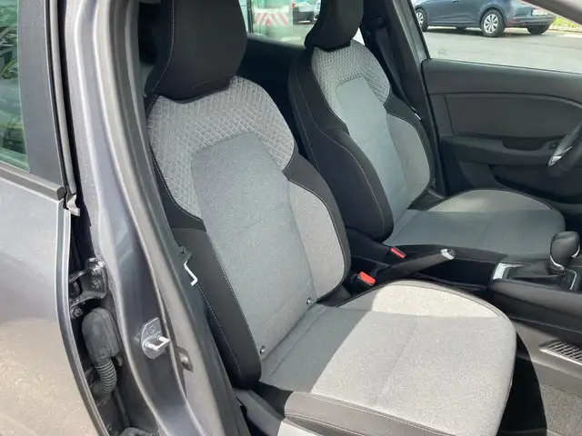 Renault Clio view 13