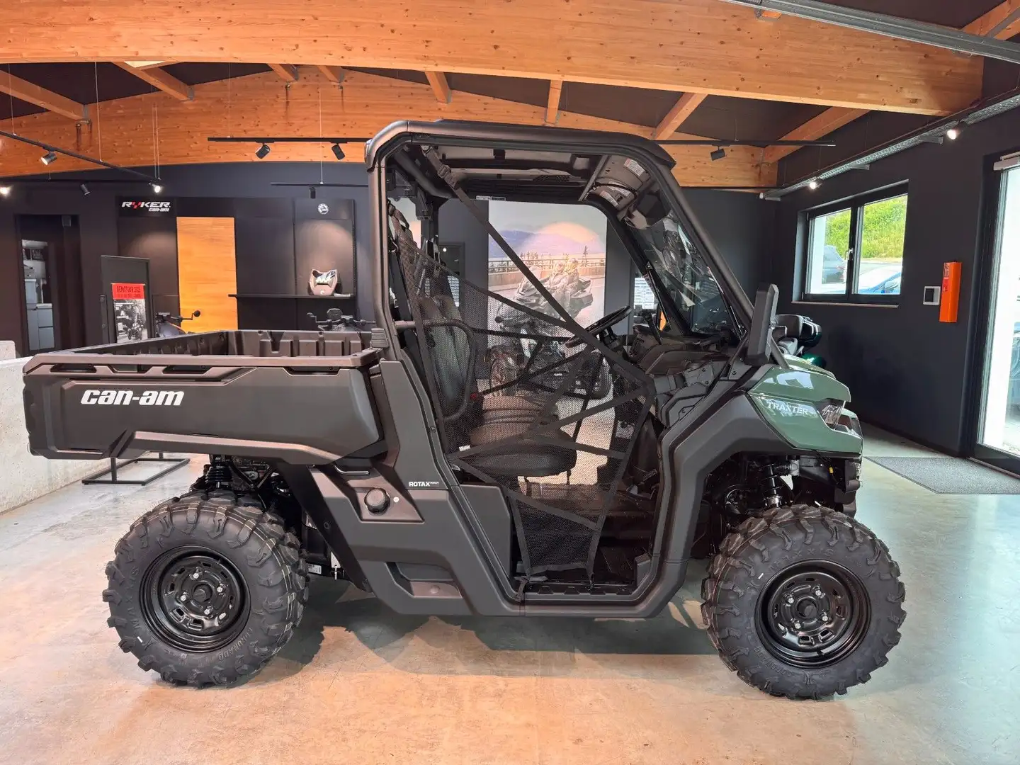 Can-Am Traxter BASE HD 7 T 2025  + Scheibe Verde - 2