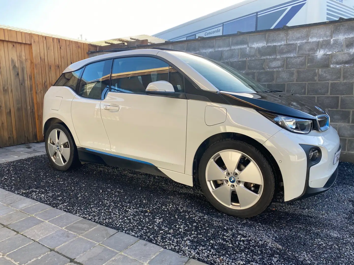 BMW i3 Range Extender Led Pano Navi Camera BT Pdc Wit - 1